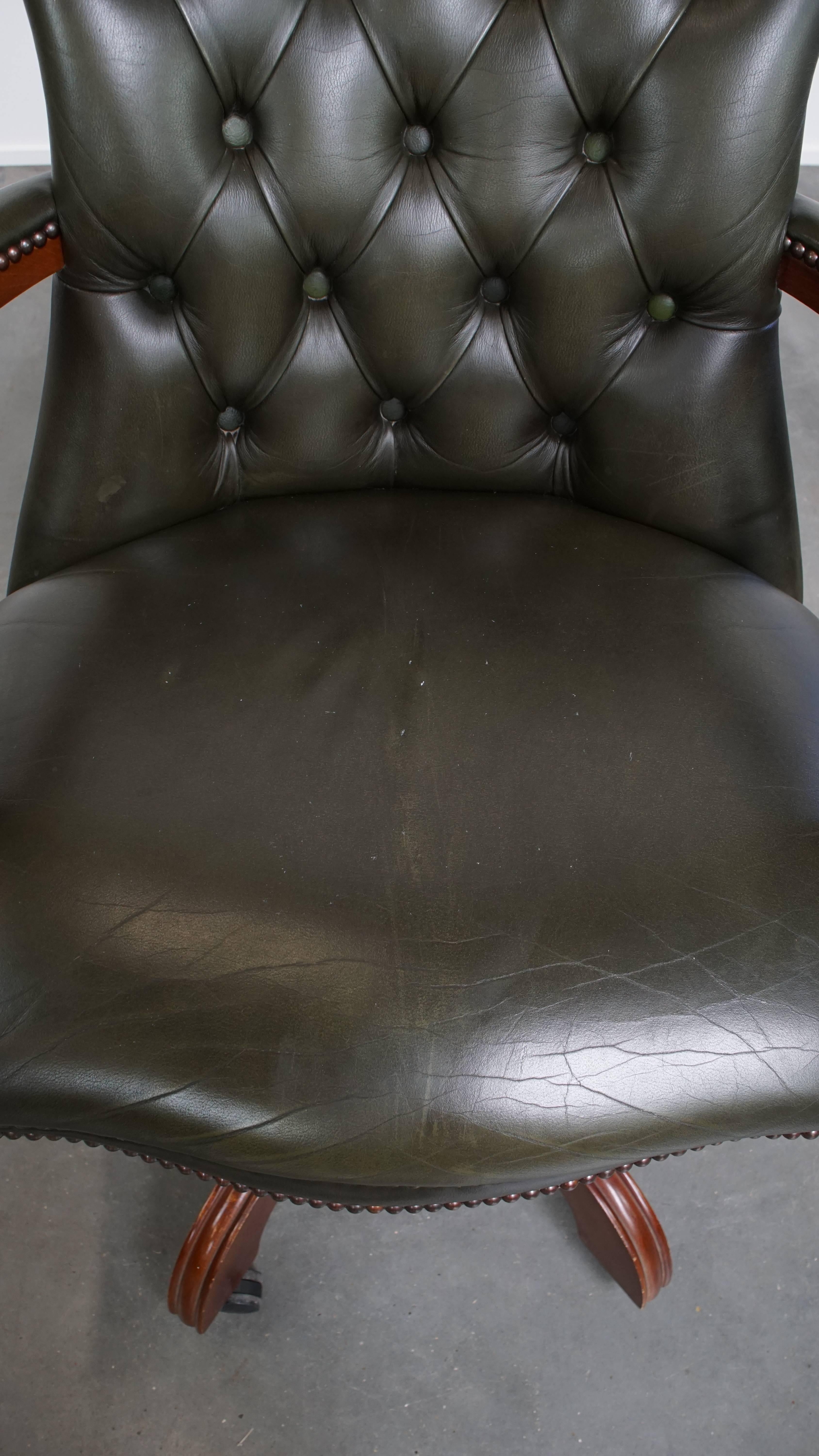 Green Cowhide Leather Chesterfield Office Chair in English Style For Sale 1