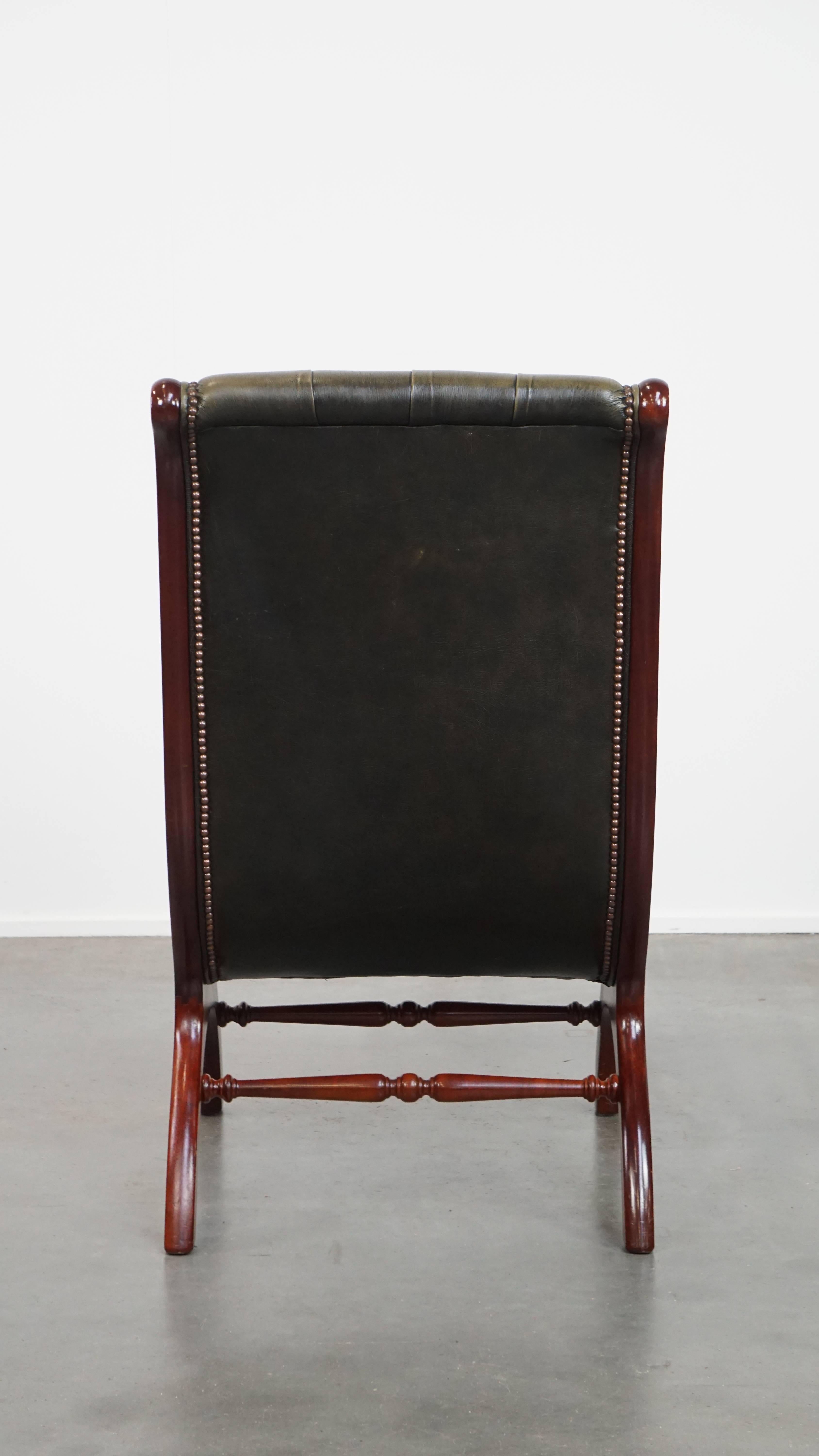 Englischer Chesterfield-Sessel aus grünem Rindsleder in Grün im Zustand „Relativ gut“ im Angebot in Harderwijk, NL