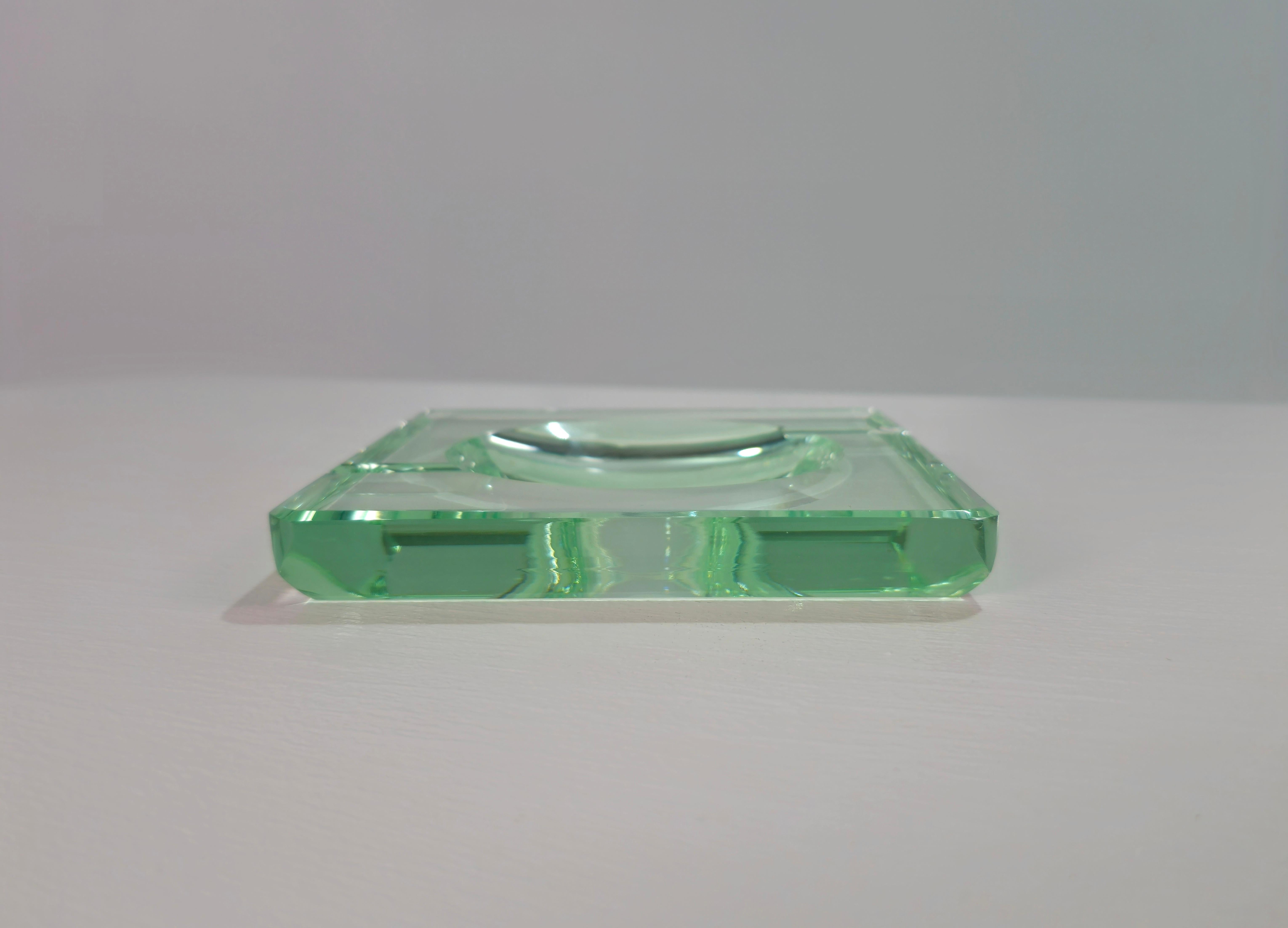 Aschenbecher aus grünem Kristall von Fontana Arte, Mid-Century Modern Design, Italien 1960er Jahre (Italienisch) im Angebot