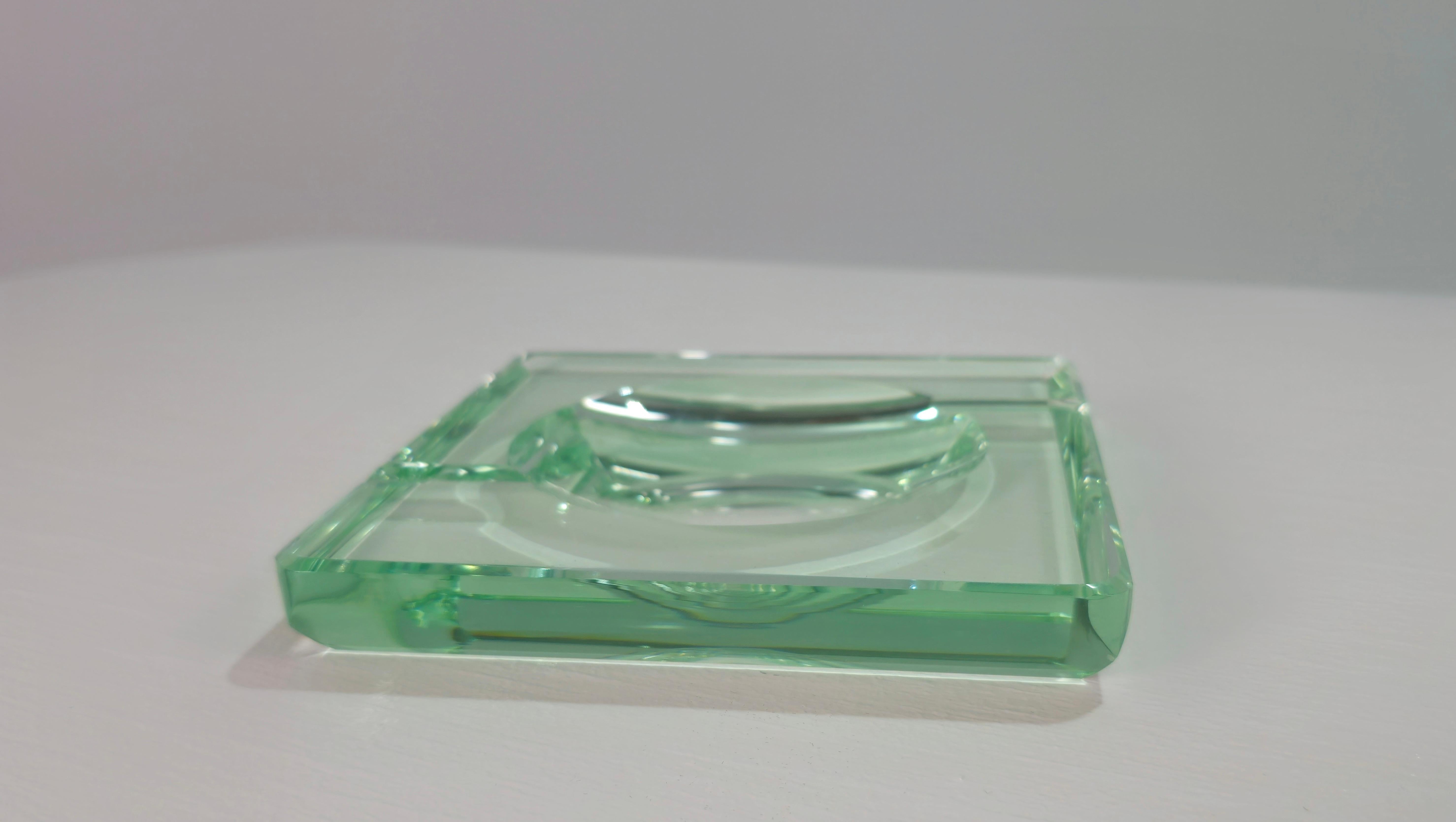 Aschenbecher aus grünem Kristall von Fontana Arte, Mid-Century Modern Design, Italien 1960er Jahre (20. Jahrhundert) im Angebot