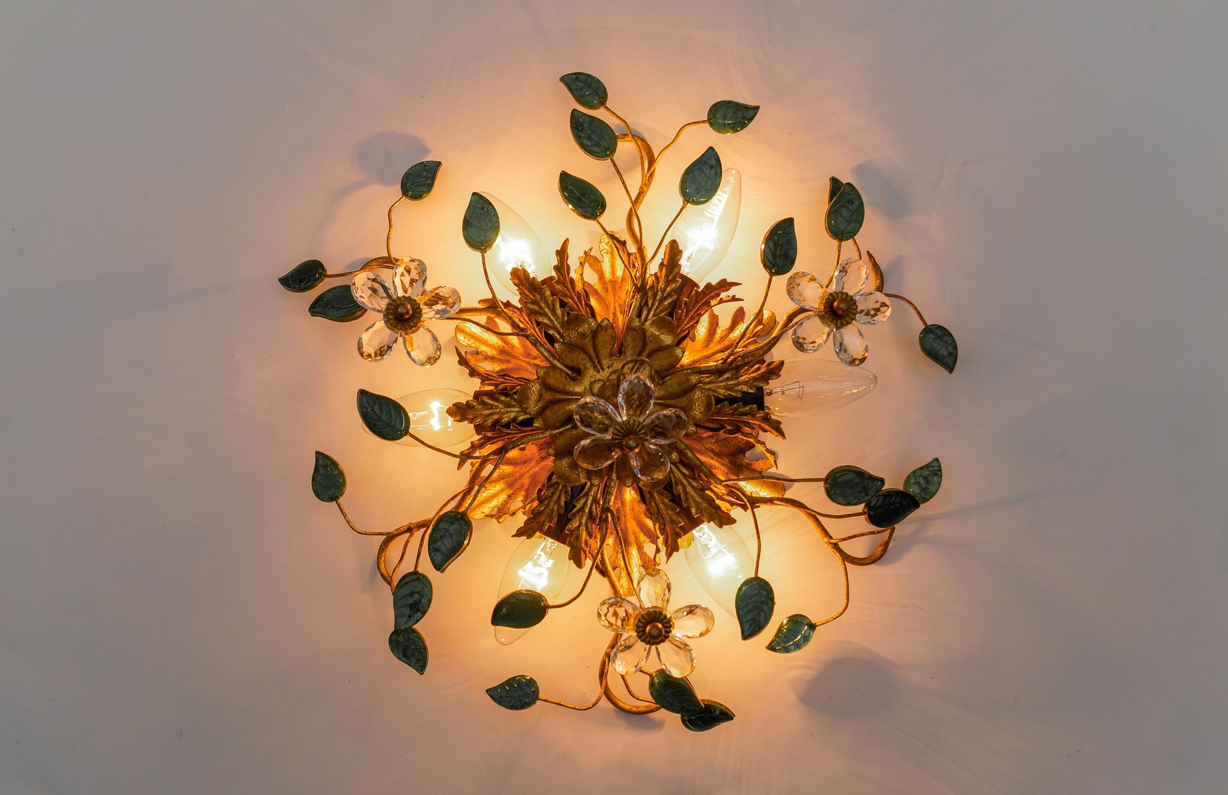 Good condition. Handcrafted in the 1960s in Italy.

Fully functional.

With six E14 sockets. Works with 220V and 110V.

Light bulbs are not included.

It is possible to install this fixture in all countries (US, Australia, Asia, UK, Europe,..) 
