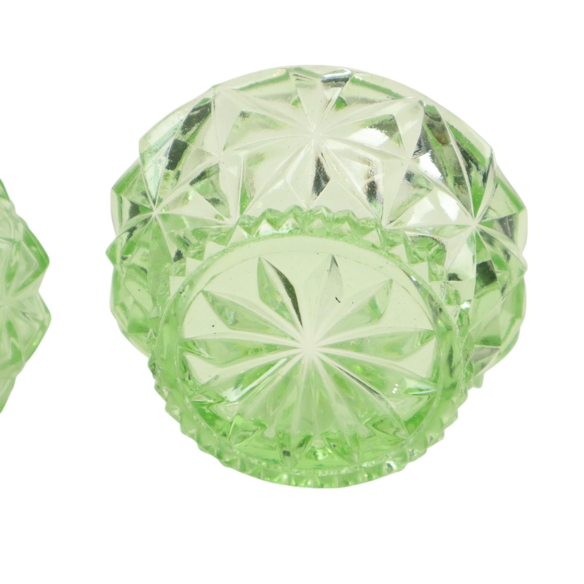 Set da toilette in cristallo verde Set da boudoir in stile Art Deco Profumo in vendita 6