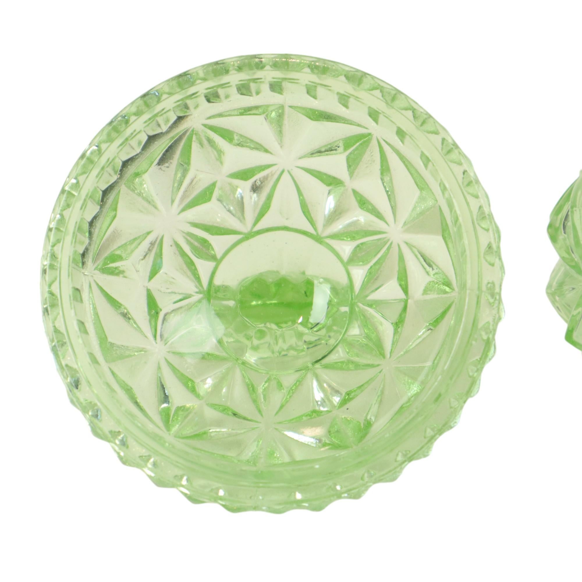 Set da toilette in cristallo verde Set da boudoir in stile Art Deco Profumo in vendita 7