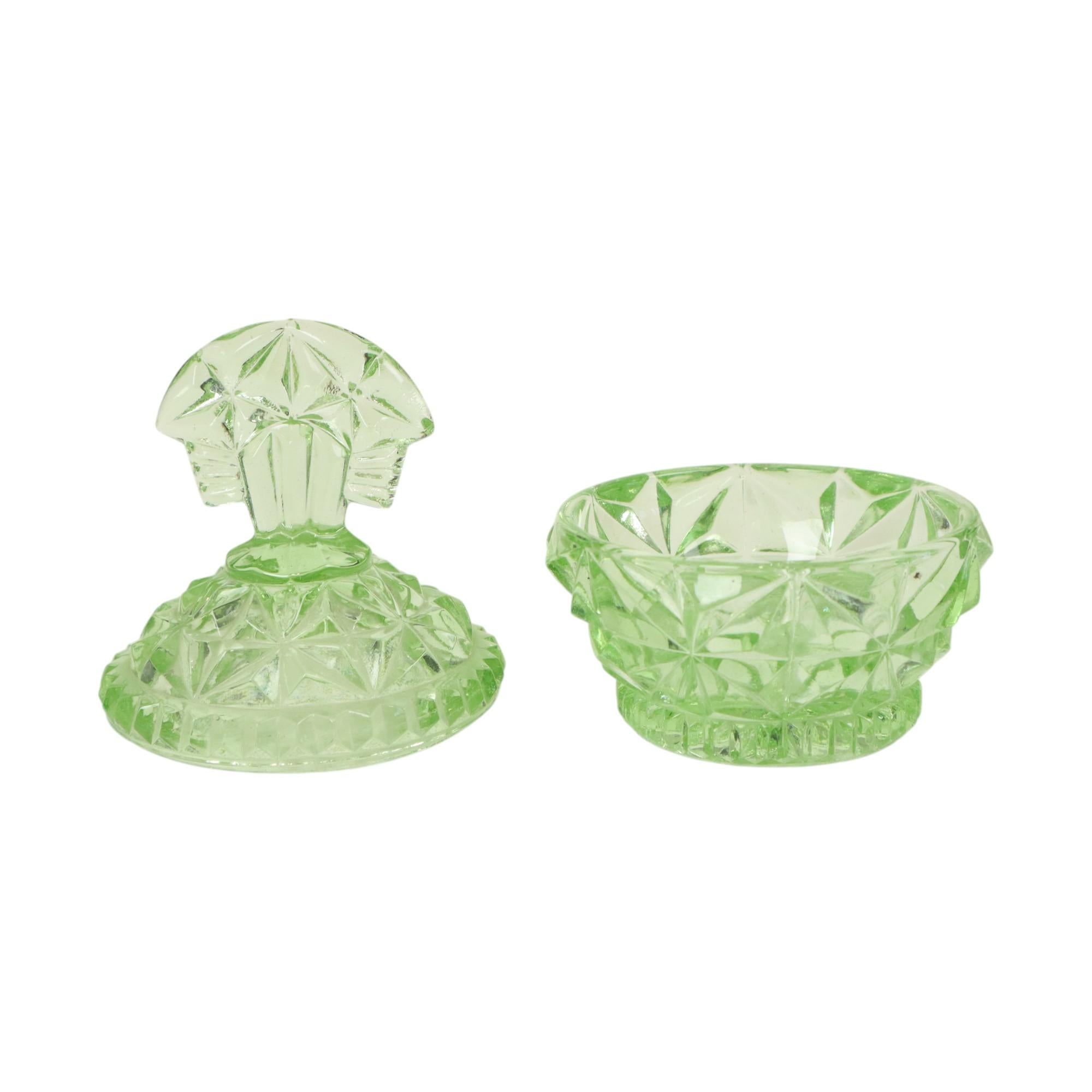 Ceco Set da toilette in cristallo verde Set da boudoir in stile Art Deco Profumo in vendita