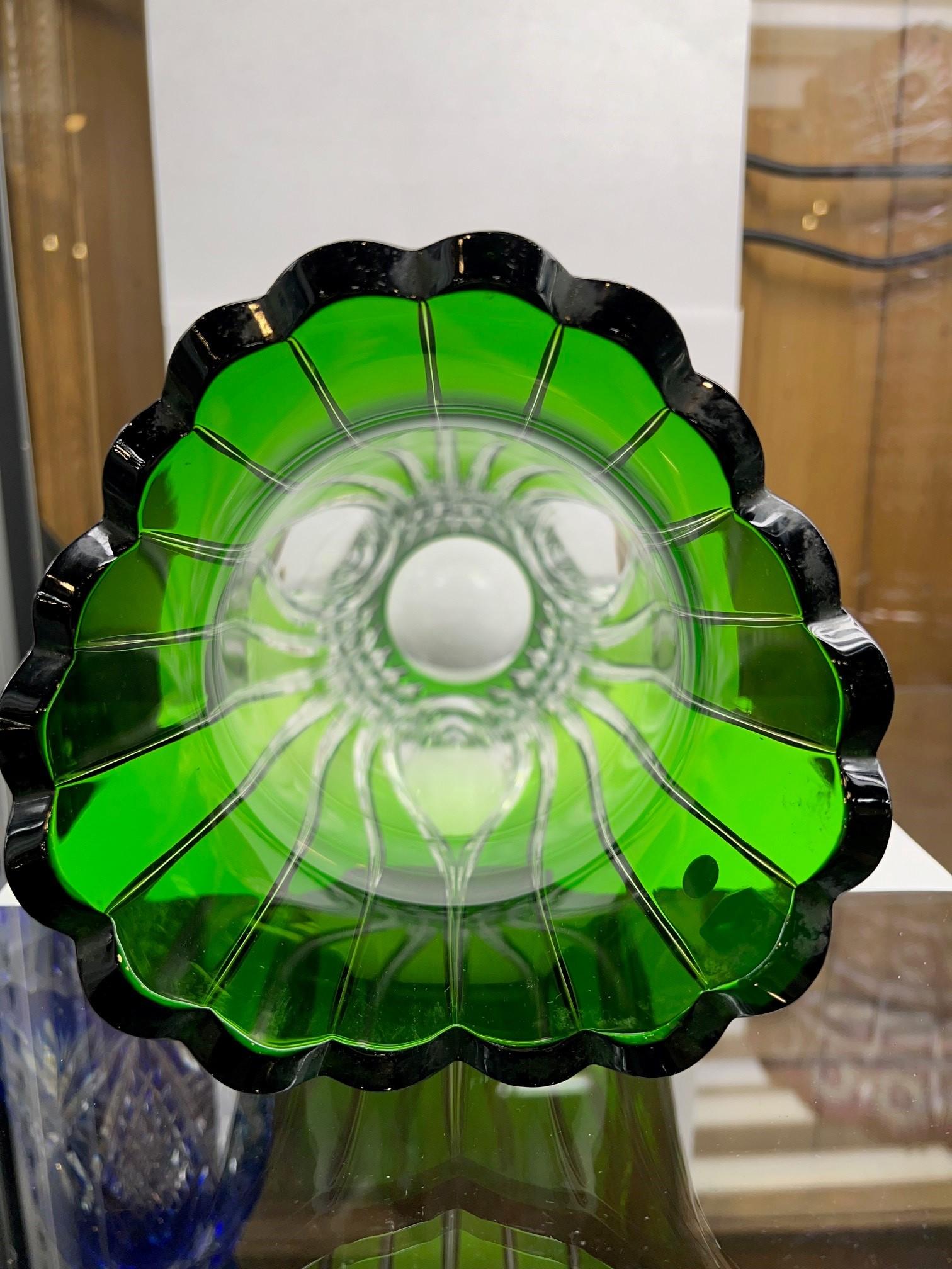 Vaso di cristallo verde di Caesar Crystal Bohemia Co. Repubblica Ceca in vendita 8