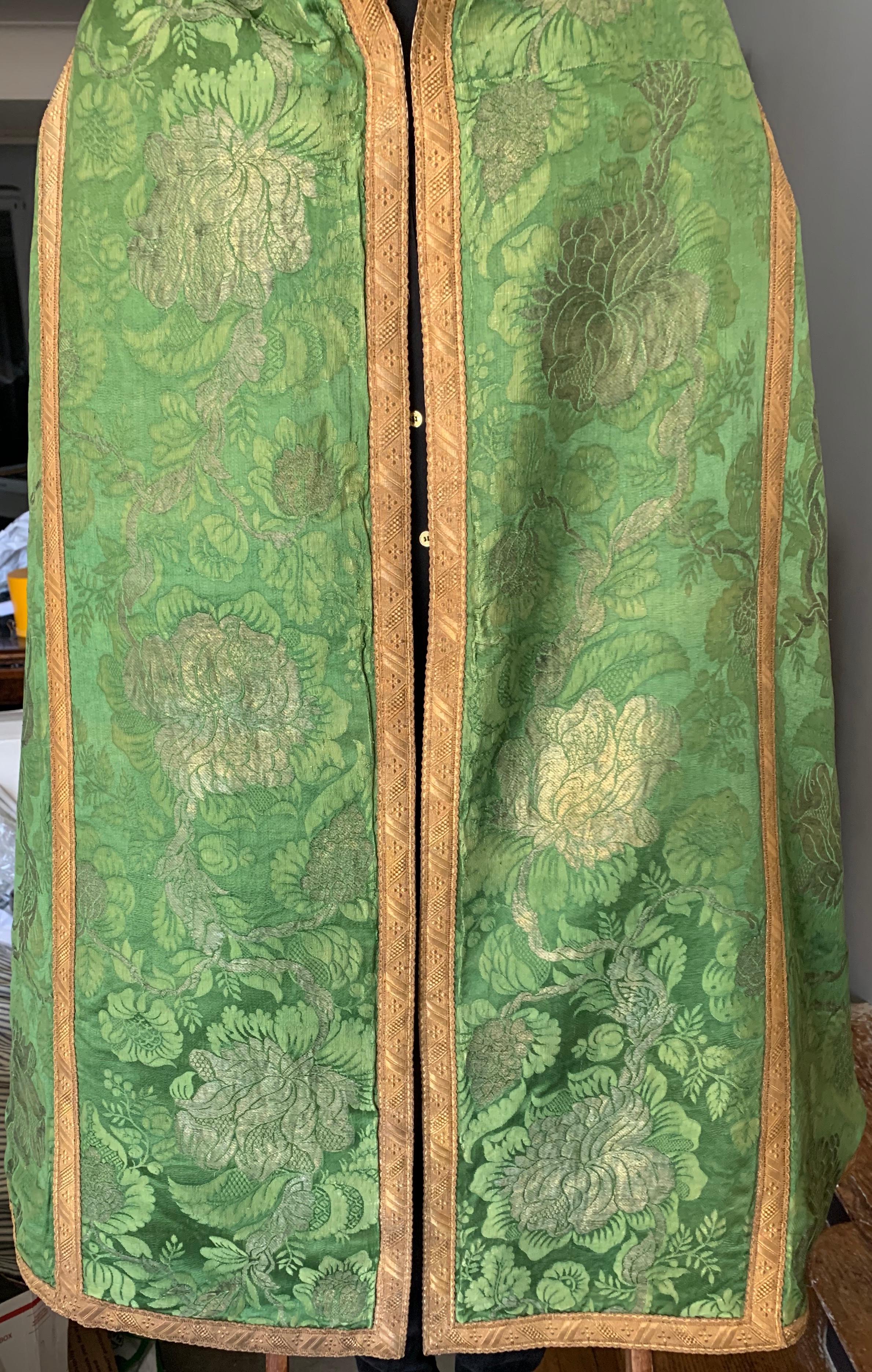 Green Damask and Gilt Thread Chasuble Cape In Good Condition In New York, NY