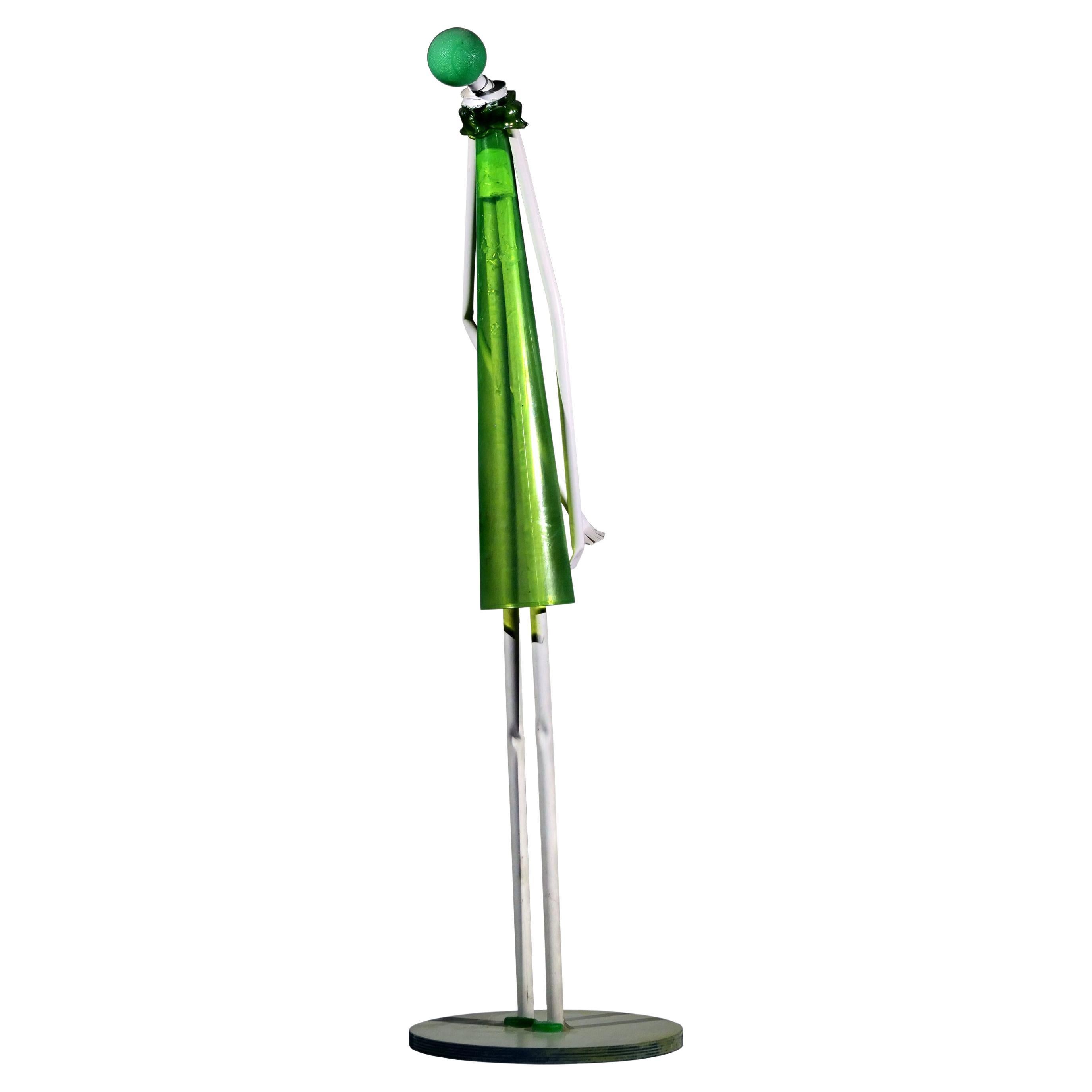 Escultura Bailarina Verde, Ensamblaje de plástico, 2013 de Jerry Ross Barrish