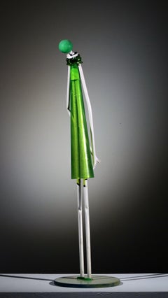 Grüne Tänzerin Skulptur Moderne Kunststoff Assemblage OOAK von Jerry Ross Barrish