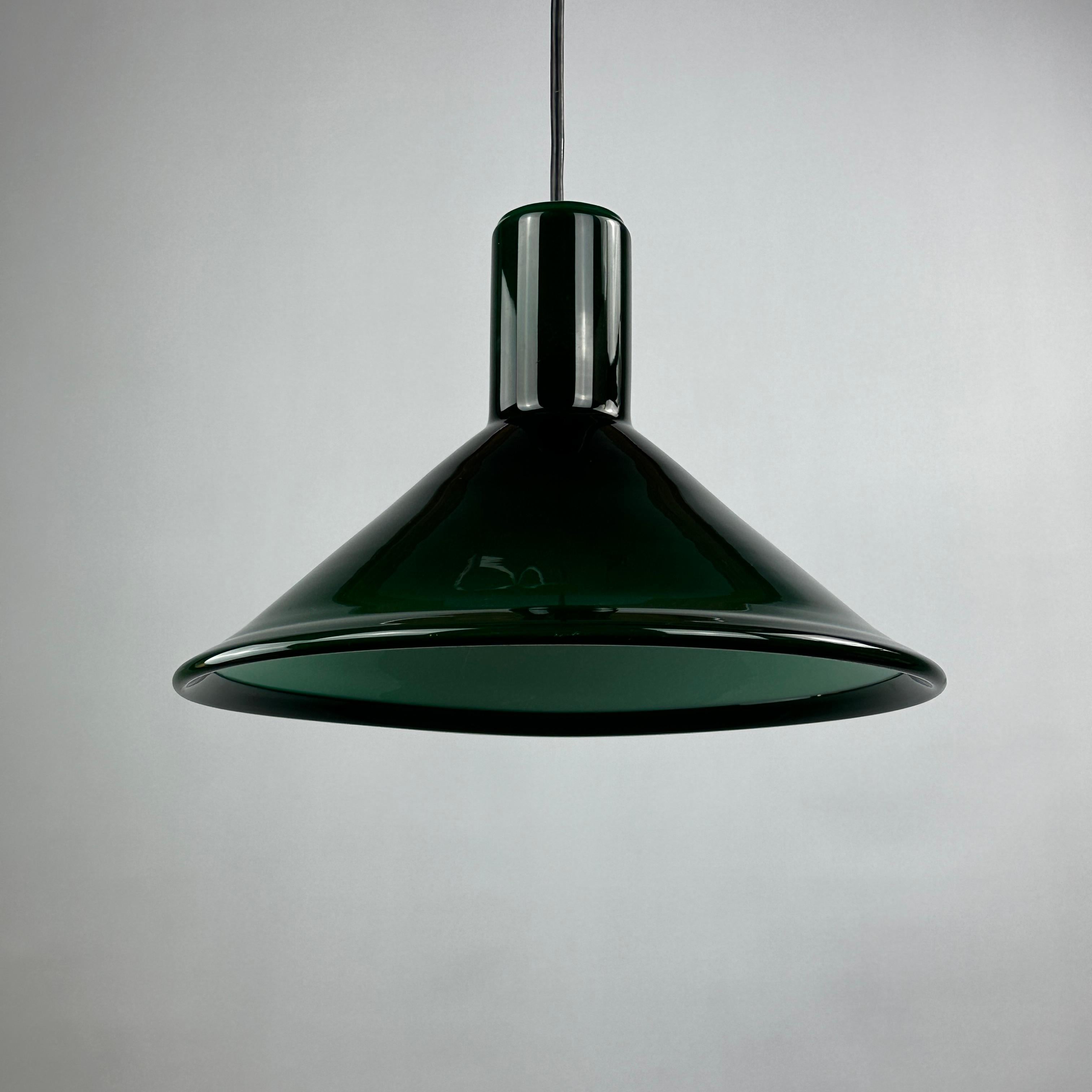 Green Danish glass pendant light Model P & T by Michael Bang for Holmegaard 1972 For Sale 3