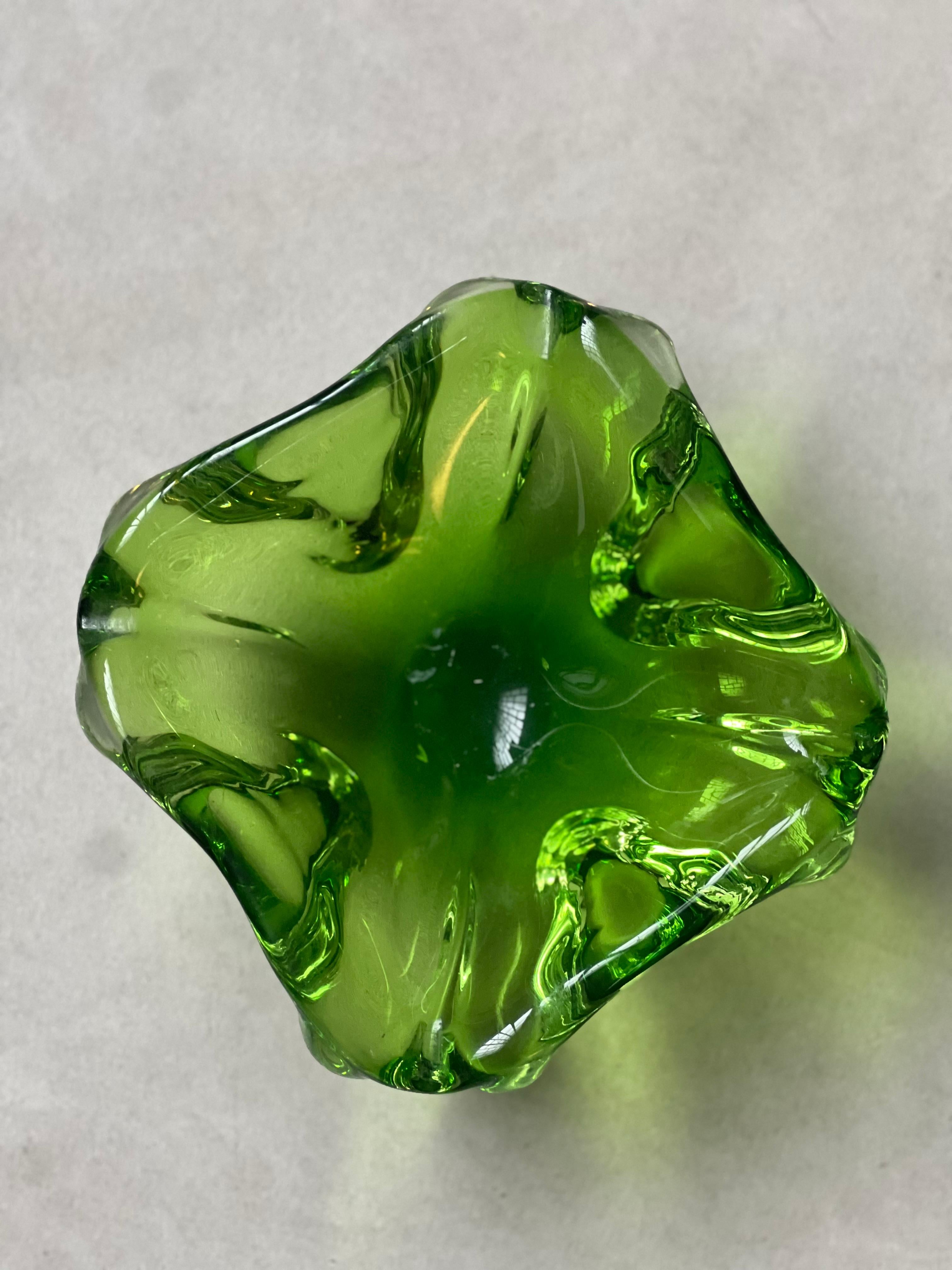 Cristal de Murano verde , cristal contemporáneo de los años 60 hecho a mano en Italia en venta 5