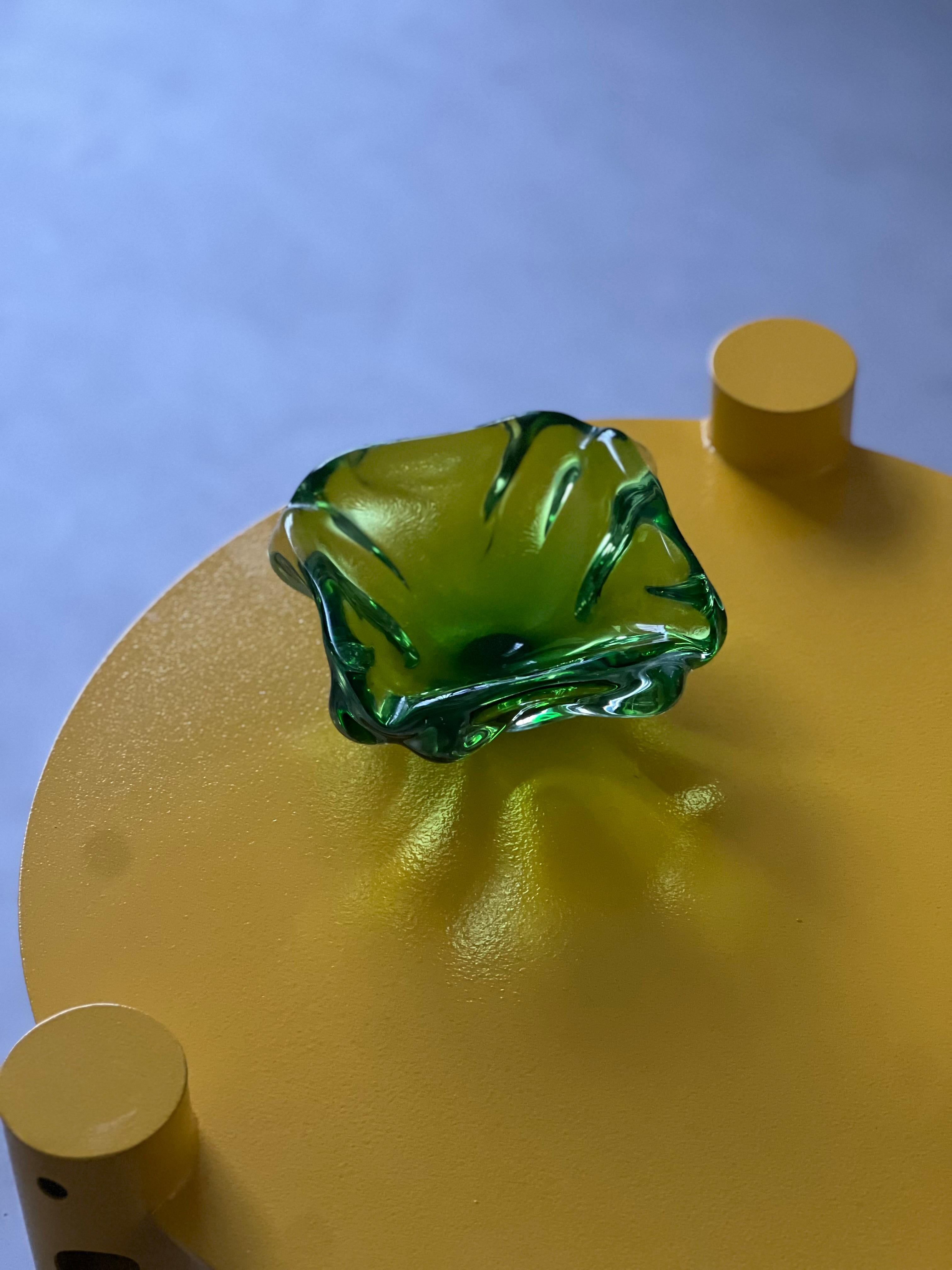 Cristal de Murano verde , cristal contemporáneo de los años 60 hecho a mano en Italia en venta 10
