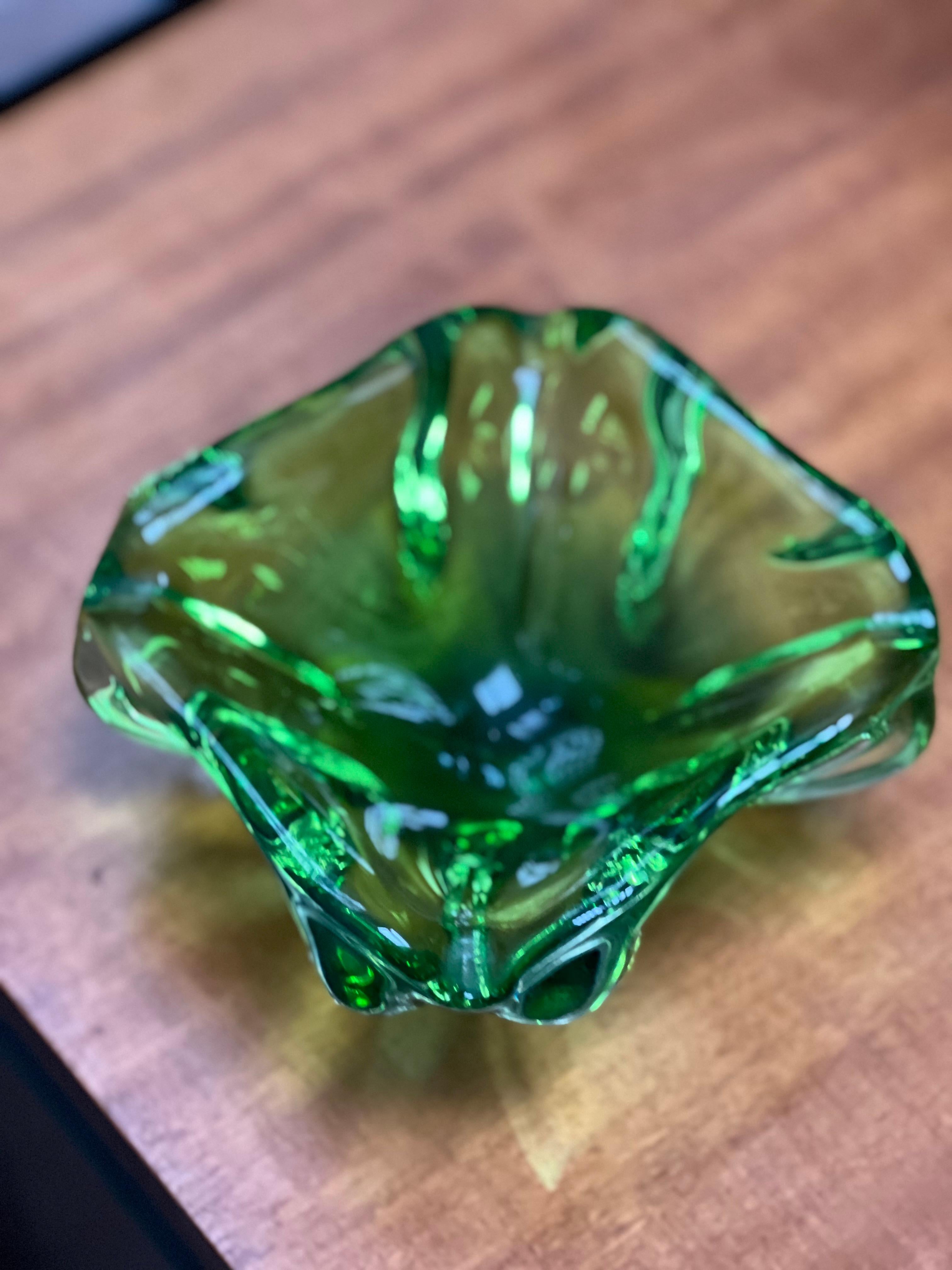 Cristal de Murano verde , cristal contemporáneo de los años 60 hecho a mano en Italia en venta 2