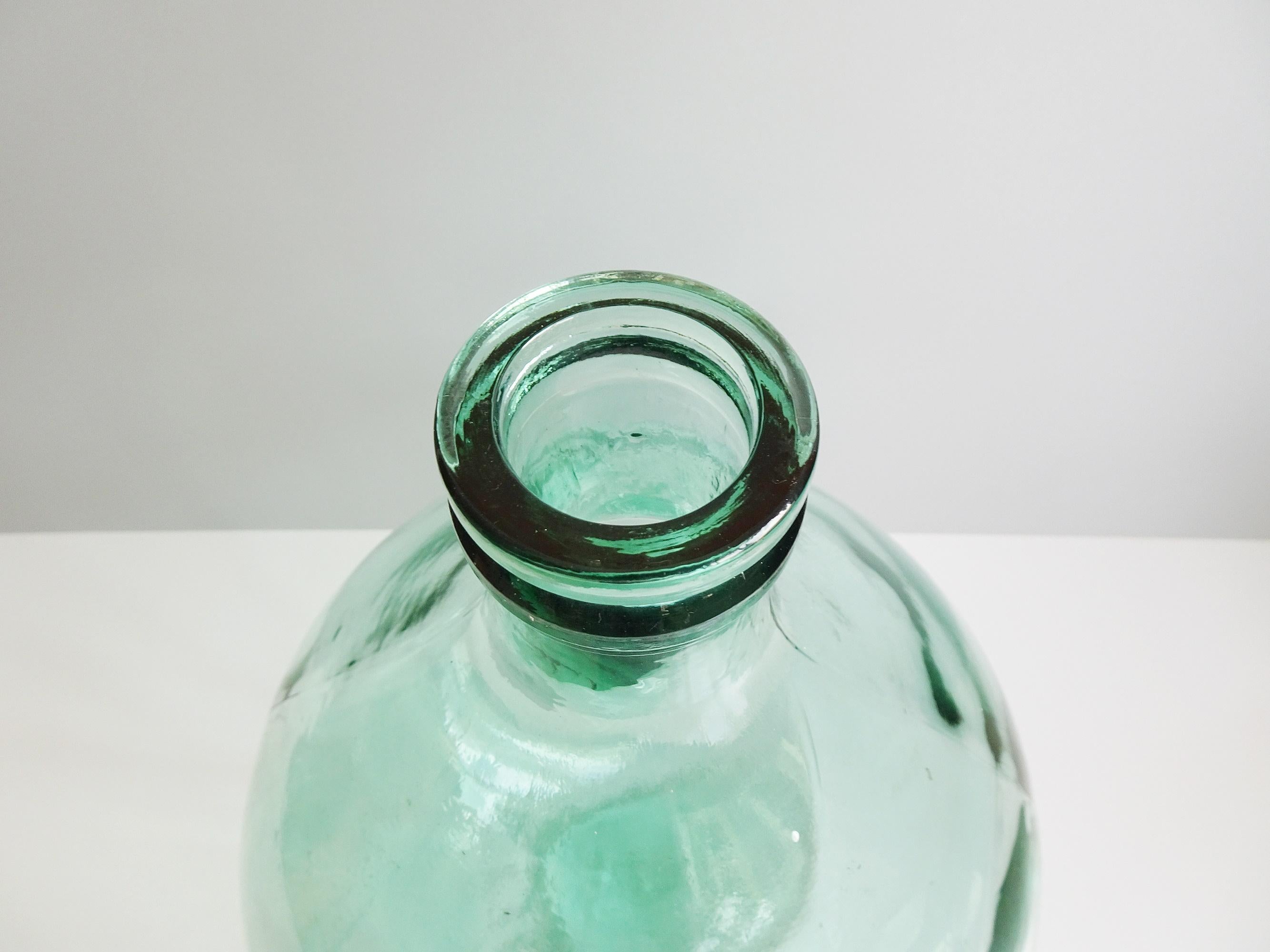 Grüner Demijohn-Weinflasche aus Glas, Frankreich, 1950er Jahre (Französisch) im Angebot