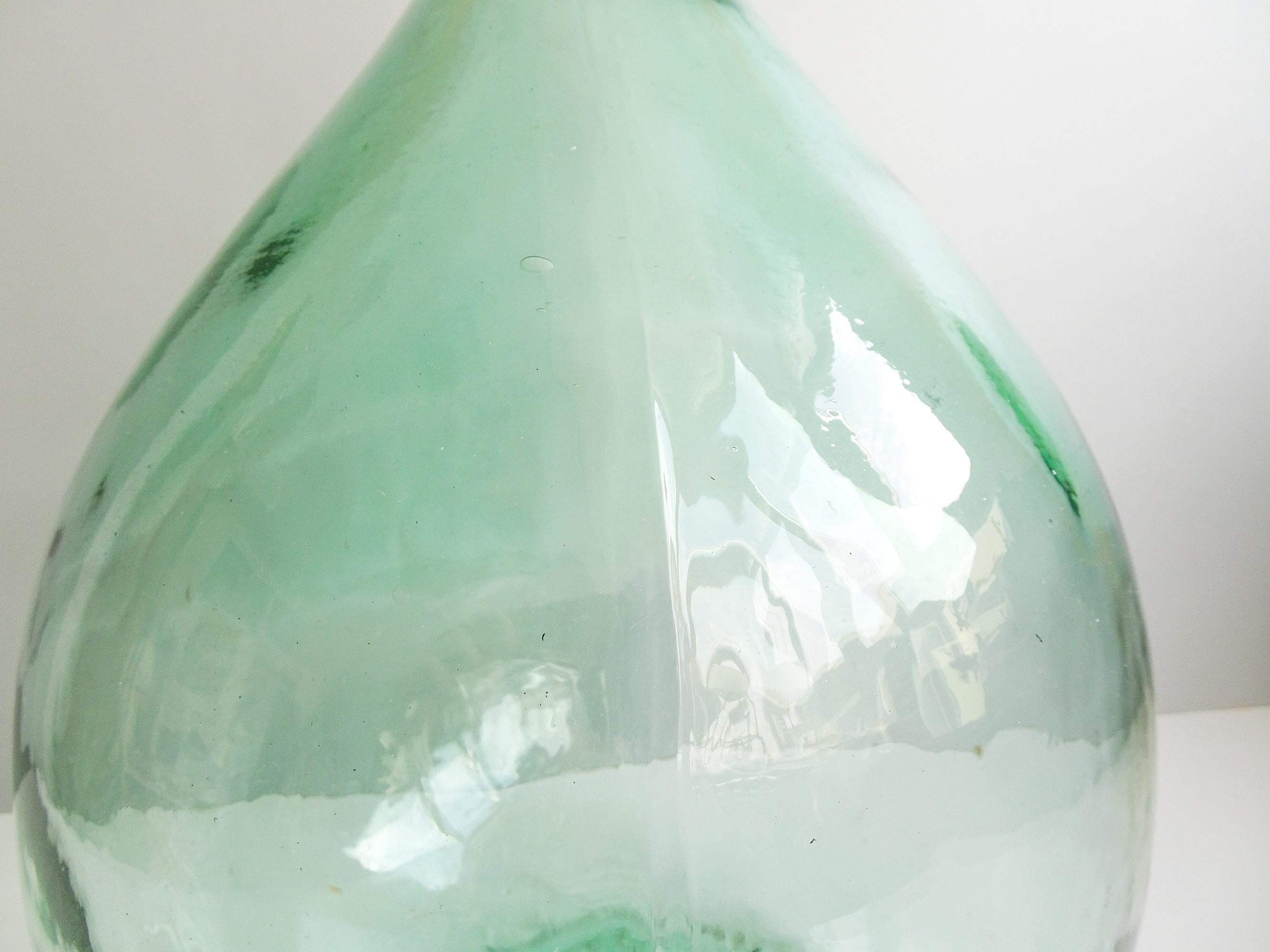 Grüner Demijohn-Weinflasche aus Glas, Frankreich, 1950er Jahre (Gepresst) im Angebot
