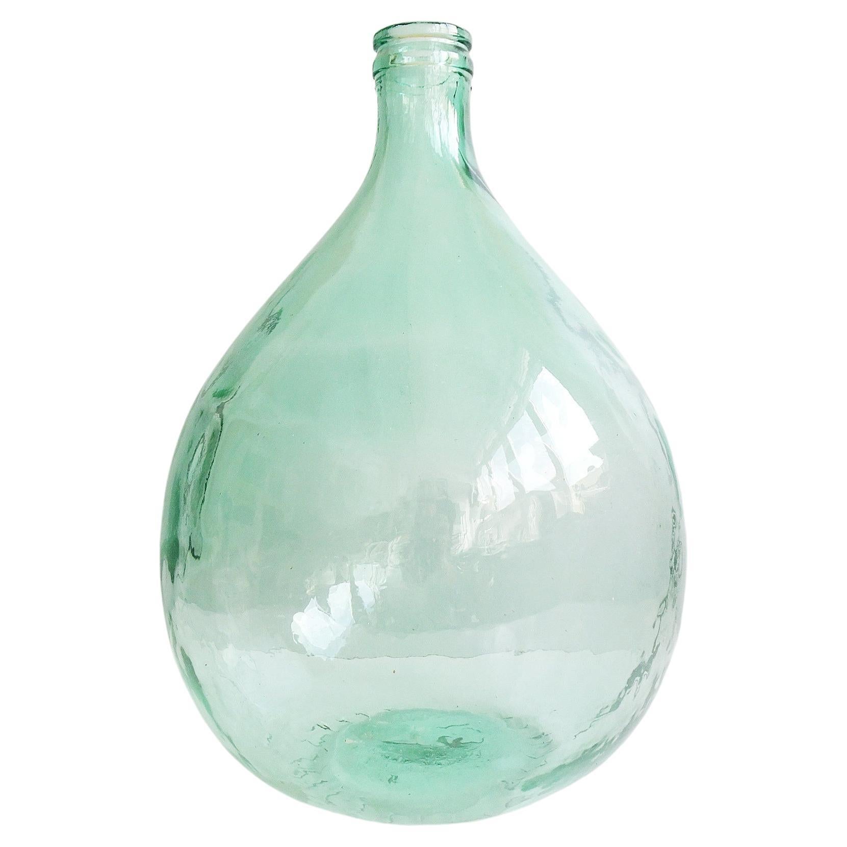 How do I identify a demijohn?