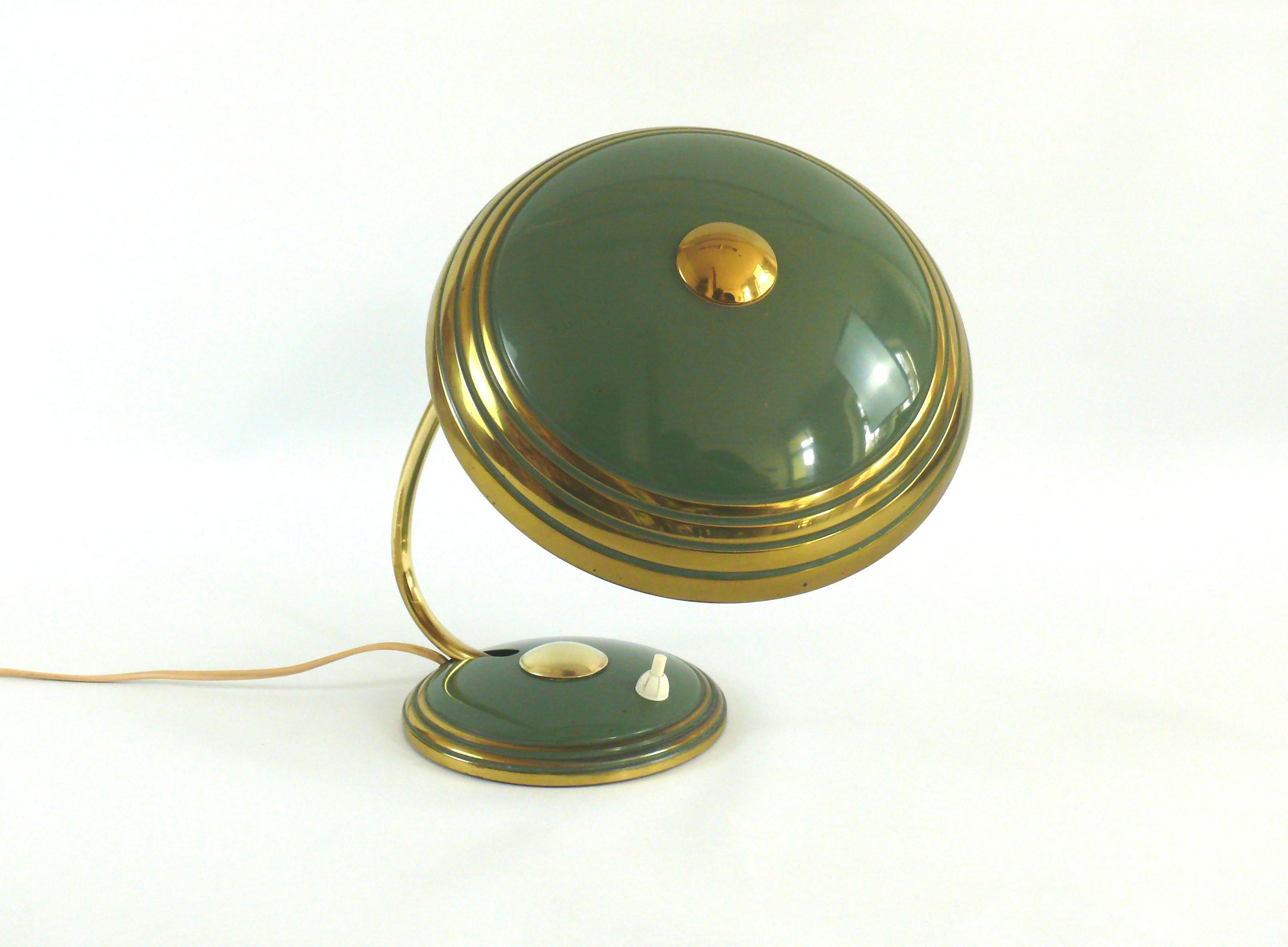 Schreibtischlampe in Grün von Helo Leuchten, Deutschland, 1950er Jahre im Zustand „Gut“ in Schwerin, MV