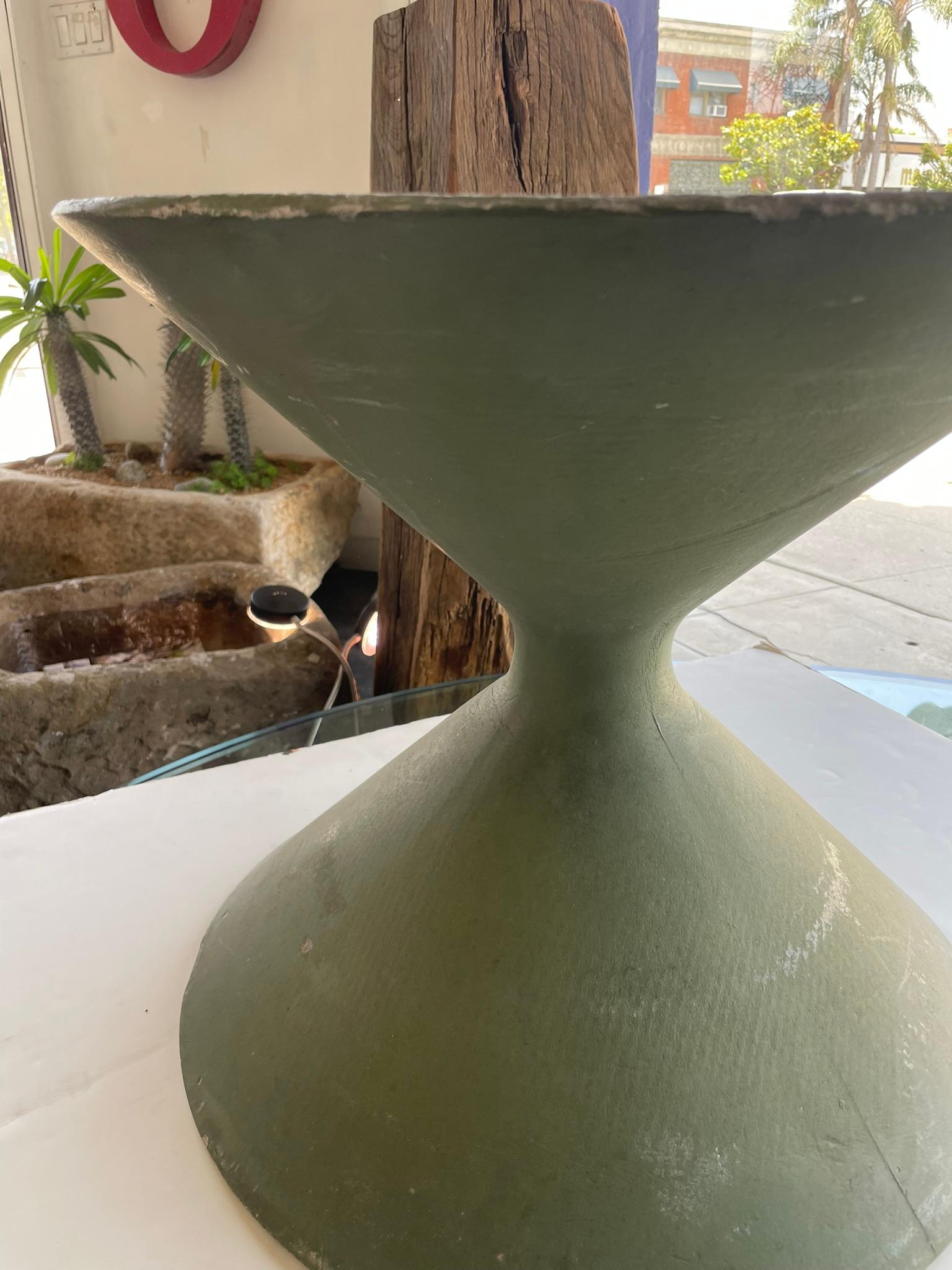 Béton Jardinières Diabolo vertes de Willy Guhl