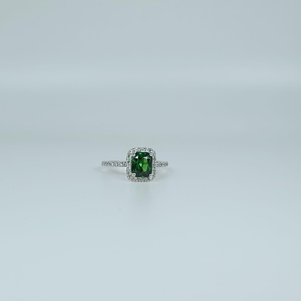 Green Diamaond Ring Engagement Ring 14 Karat White Gold Tsavorite Diamond Ring For Sale 4