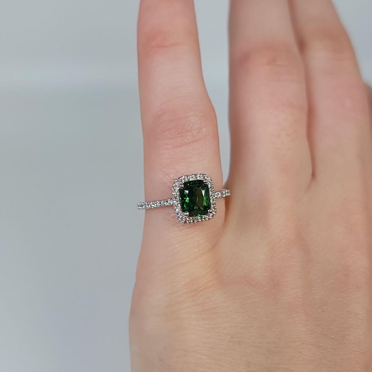 Round Cut Green Diamaond Ring Engagement Ring 14 Karat White Gold Tsavorite Diamond Ring For Sale