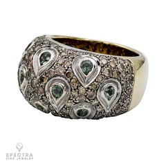 Bague de cocktail pavée de diamants verts