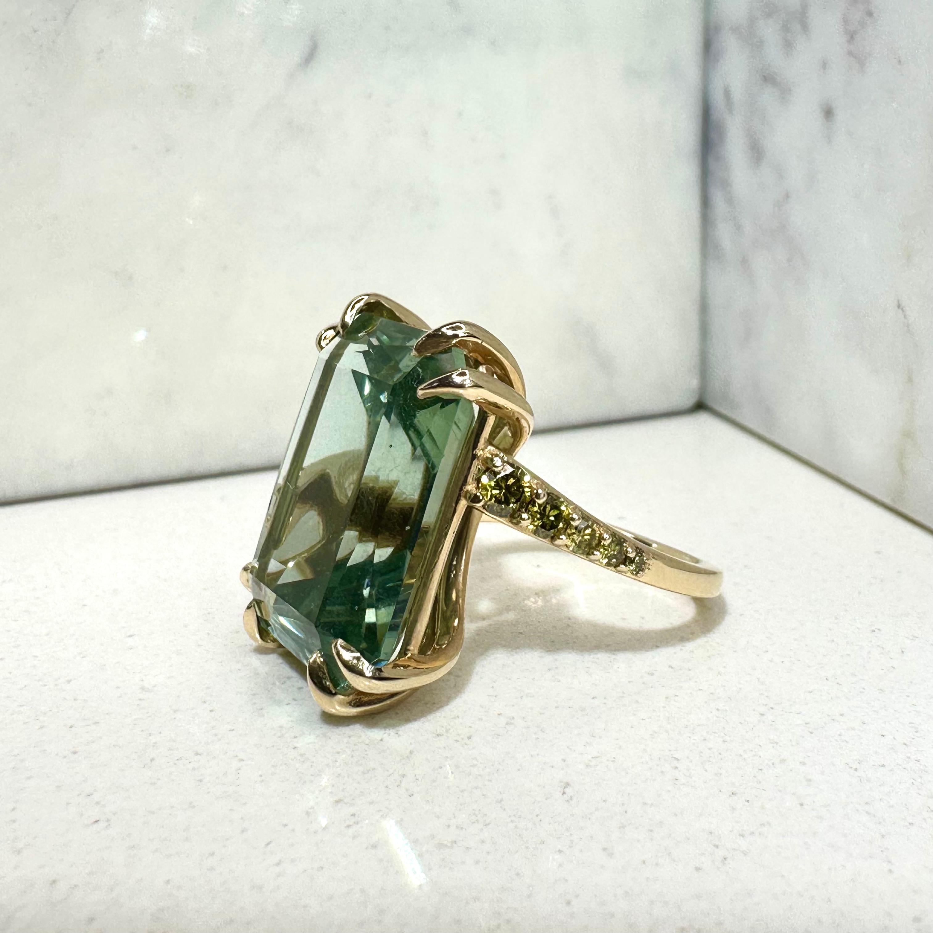 Women's or Men's Green Diamond Prasiolite 14k gold cocktail Ring  For Sale