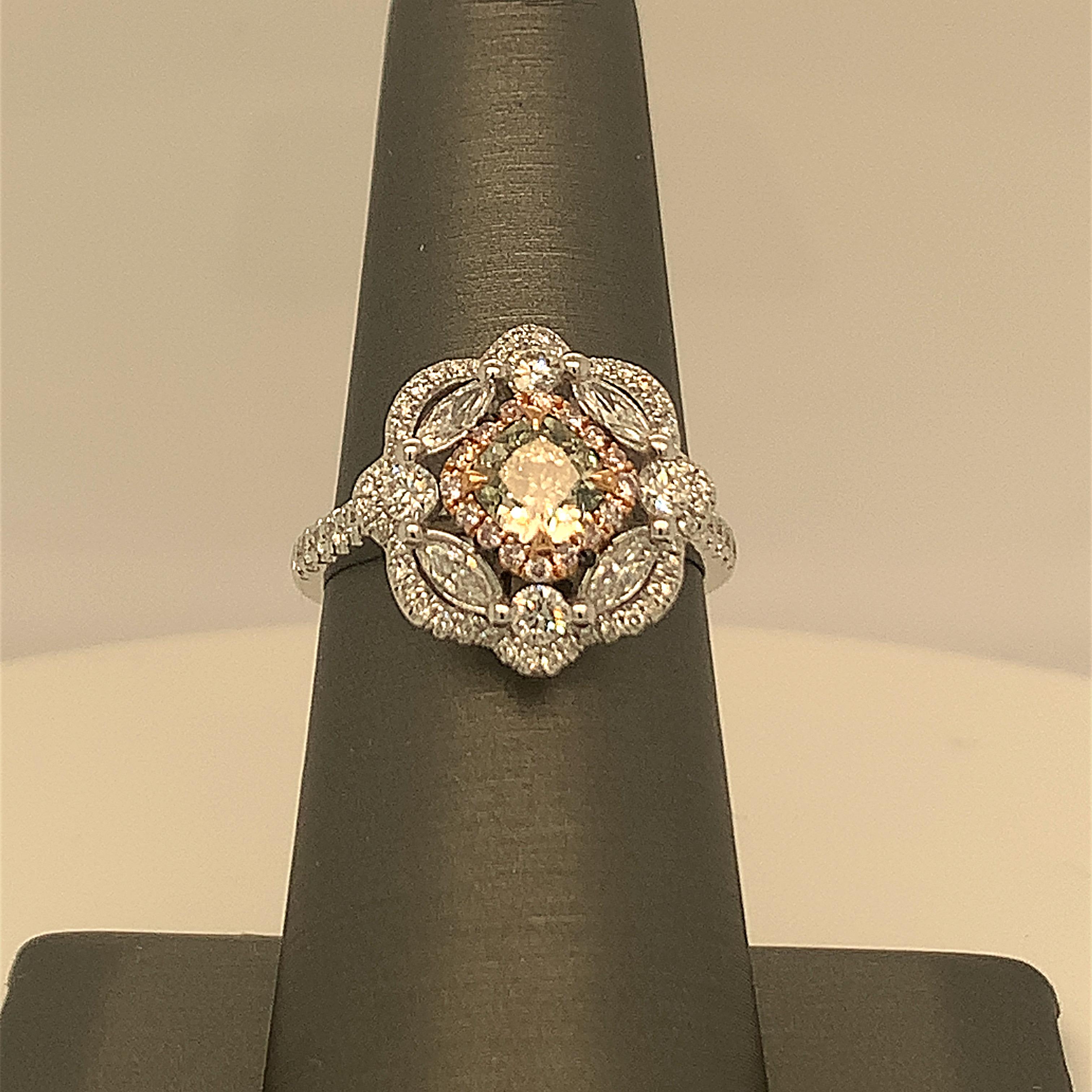 Green Diamond Ring with Halo of Pink In New Condition In Trumbull, CT