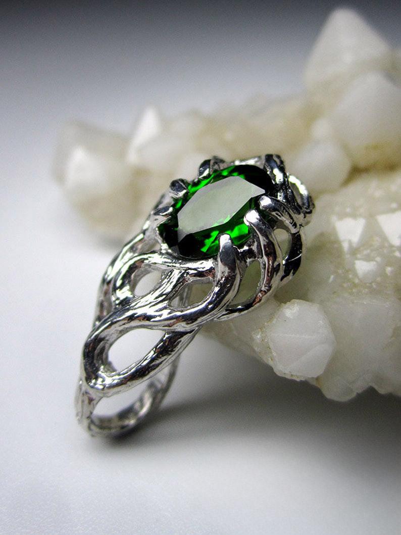 Green Diopside Silver Pendant Deep Green Gemstone Mary Jane Spider Man Style  In New Condition For Sale In Berlin, DE