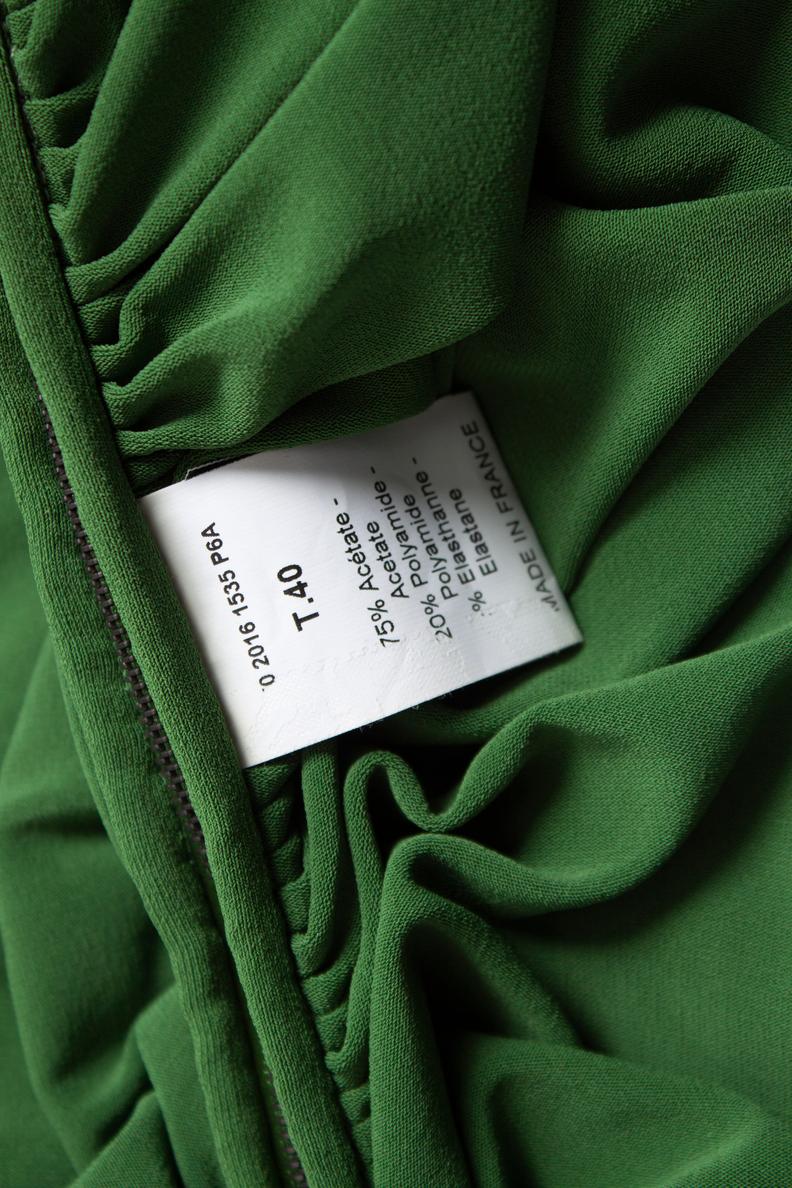 Robe drapée verte à une épaule en vente 7