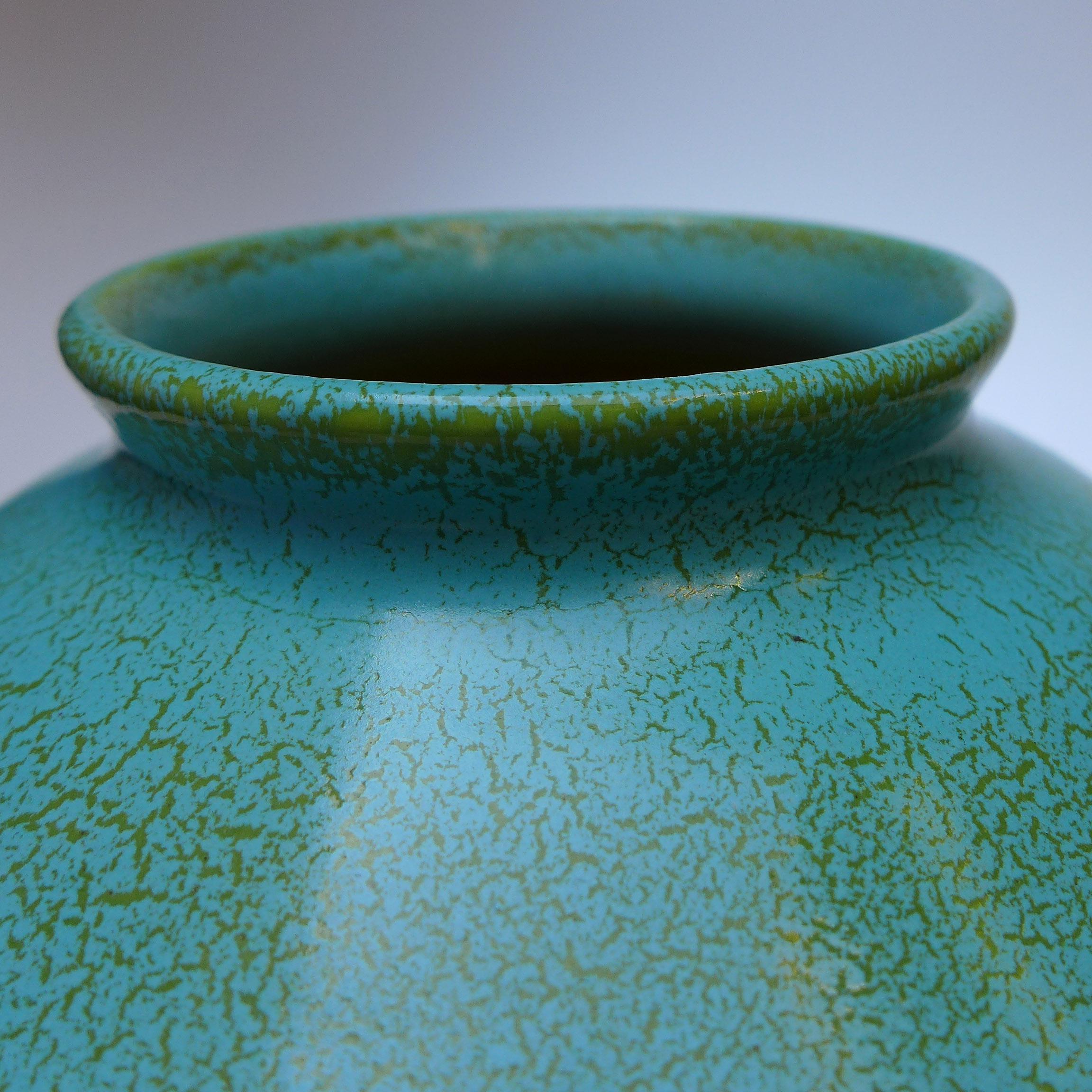 Green Dutch Art Deco Ceramic Vase In Good Condition For Sale In Amsterdam, NL