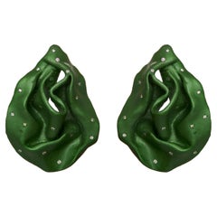 Orecchini verdi in alluminio riciclato, oro 18 carati e diamanti