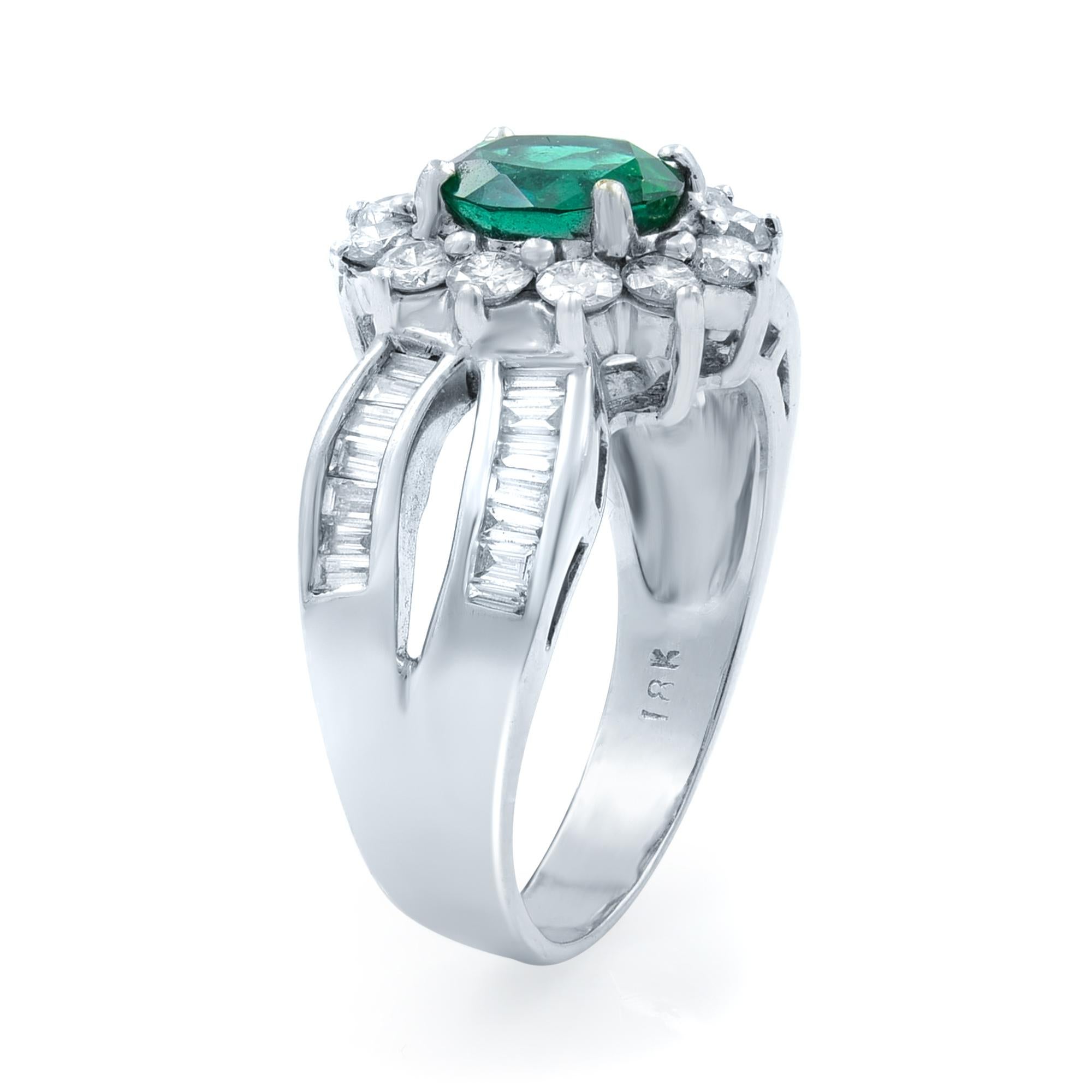Modern Green Emerald 1.00cts and Diamond 1.50cts Engagement Ring 18k White Gold For Sale