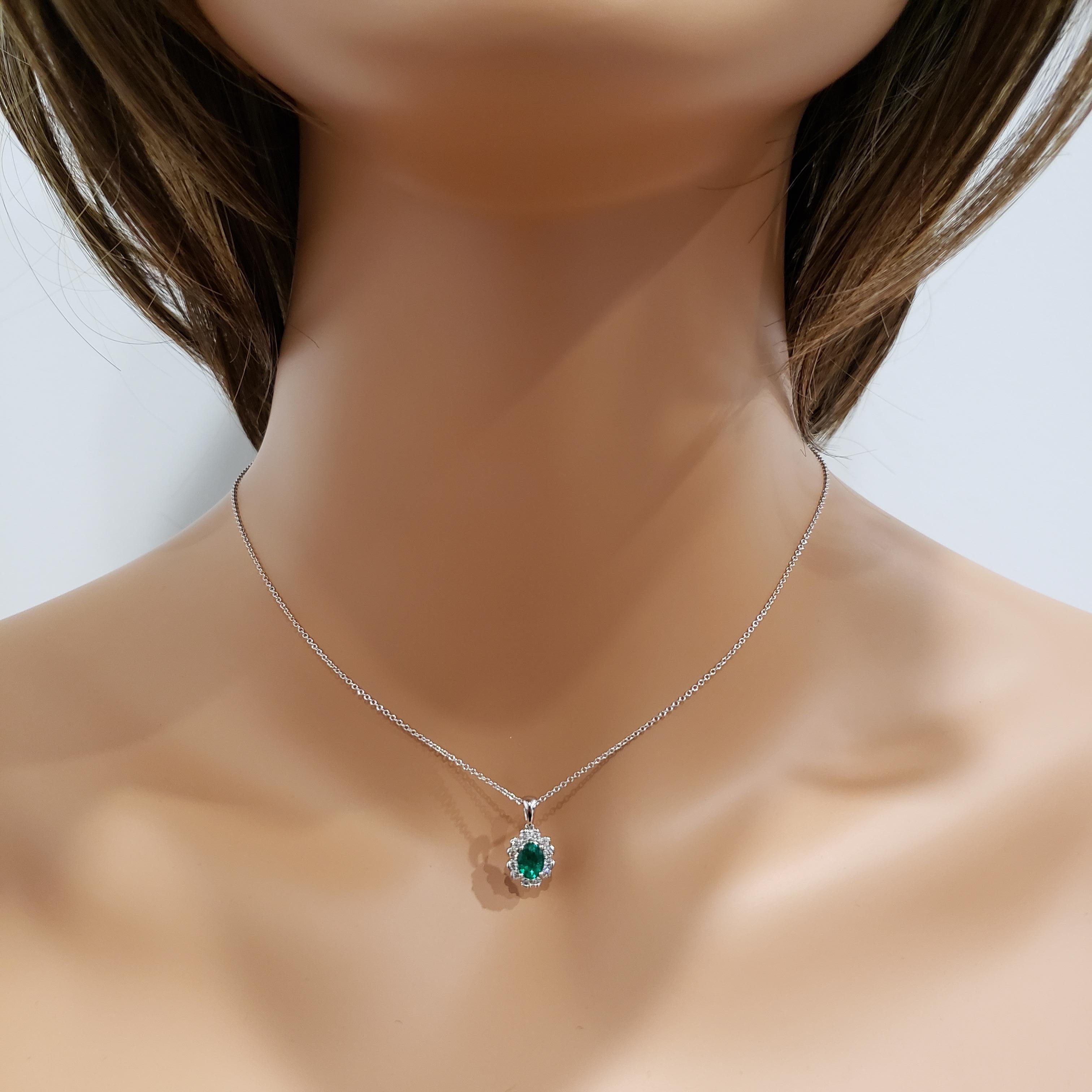 Roman Malakov 0.71 Carat Oval Cut Green Emerald and Diamond Pendant Necklace For Sale 1