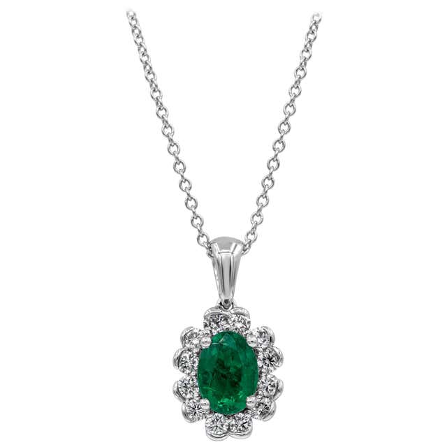 Emerald Oval Cut Pendant Necklace with Diamonds For Sale at 1stDibs