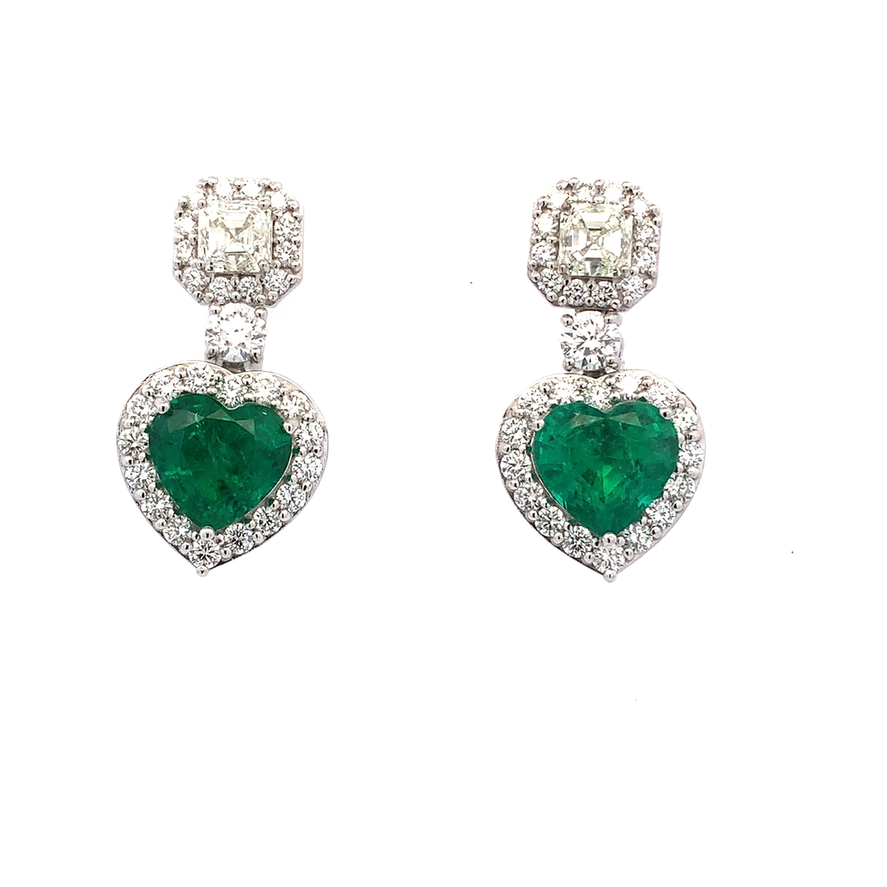 Art Deco Green emerald and diamond heart shaped drop earrings 18k white gold For Sale