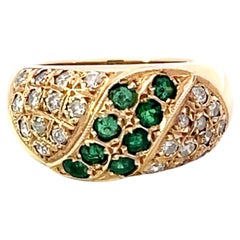 Grüner Smaragd und diamantbesetzter Dome-Ring aus 14k Gelbgold