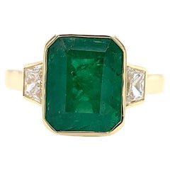Green emerald and diamond trilogy cocktail ring 18 yellow gold