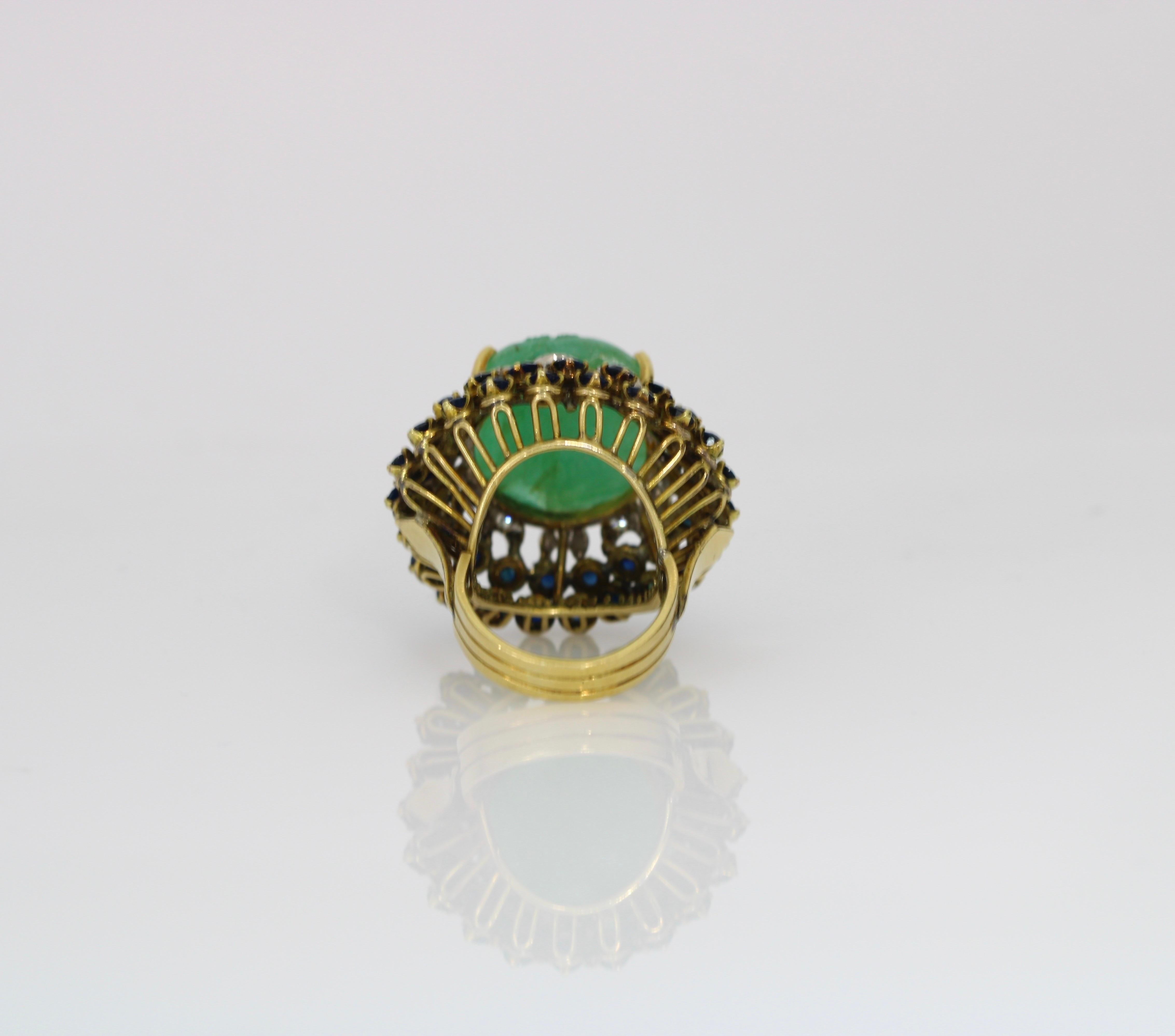Green emerald and diamond vintage cocktail ring In Good Condition For Sale In Great Neck, NY