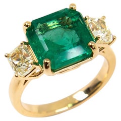 Used Green Emerald and Fancy Yellow Diamond Ring in 18K Yellow Gold