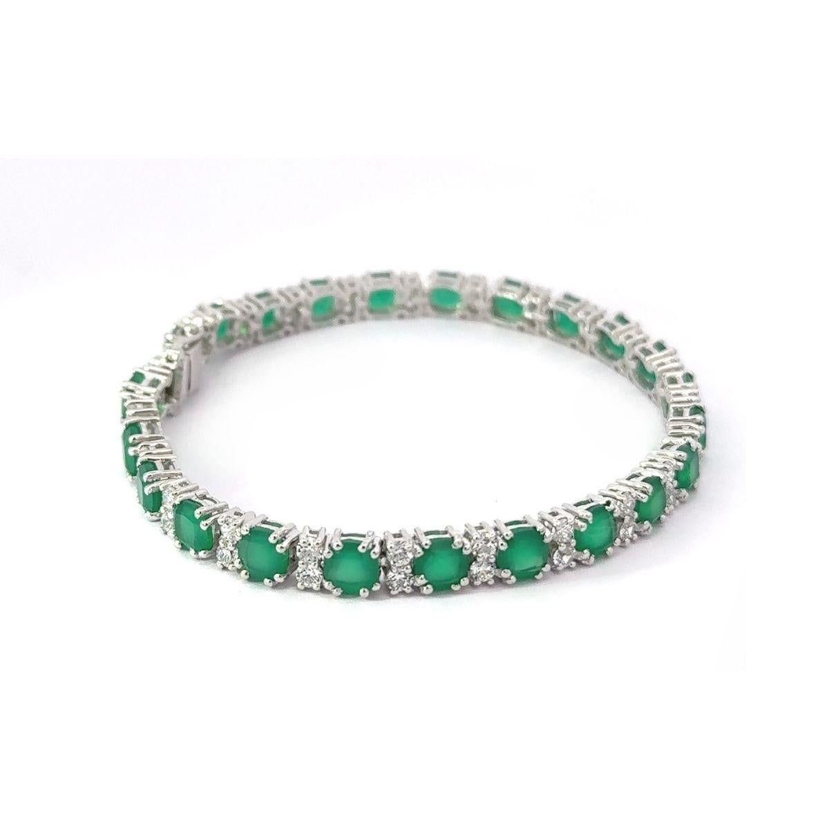Zirconia & Emerald Gem Line Tennis Bracelet Best Gift for Wife in 925 Silver For Sale 3
