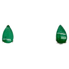Green emerald art deco stud earrings 18k white gold