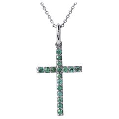 Croix en émeraude verte en or blanc 18K