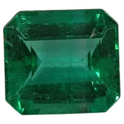 Gema verde talla esmeralda 2,99 cts.