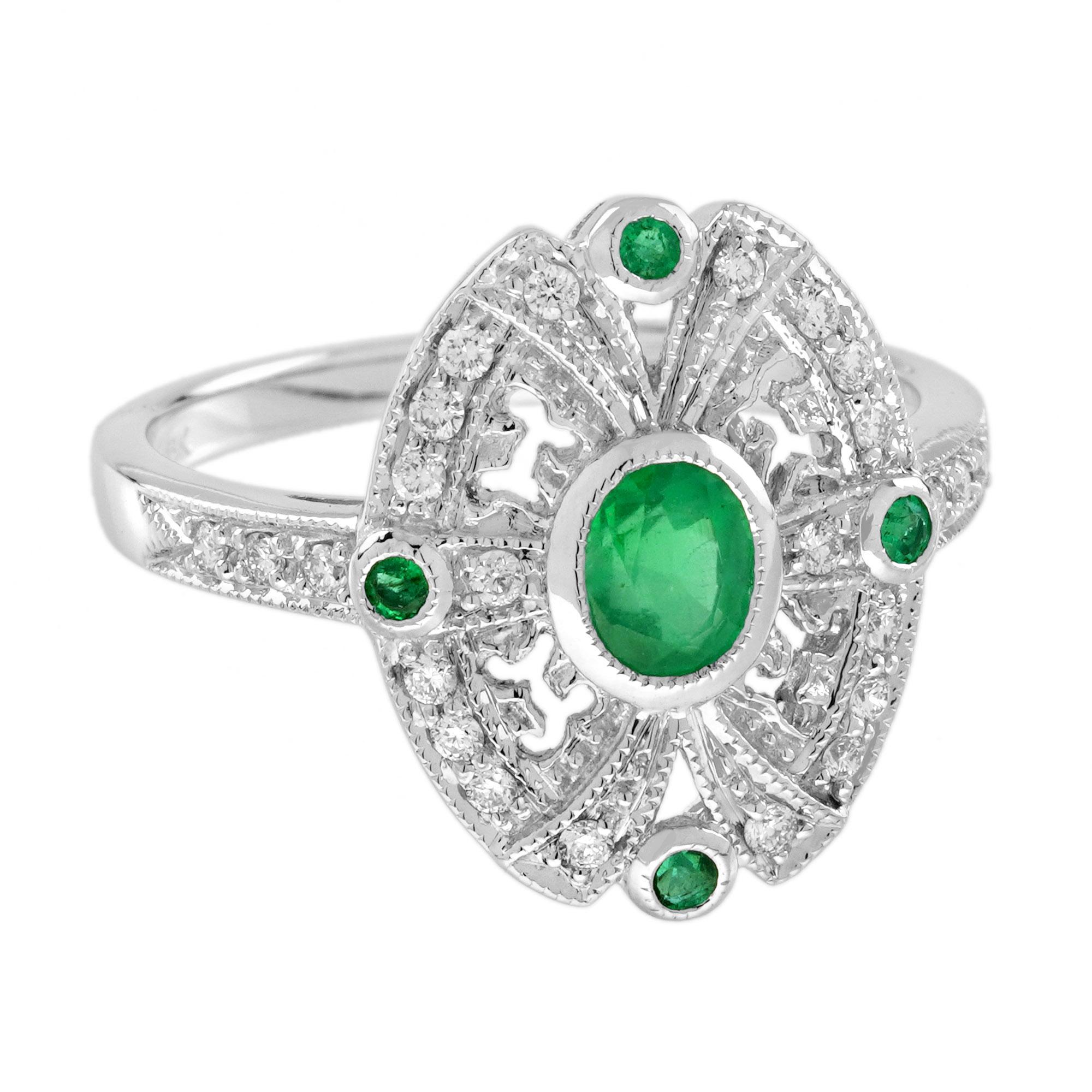 Der bezaubernde Halo-Ring aus Weißgold mit Smaragd und Diamant verkörpert die ausgeprägte Eleganz und die reizvollen Merkmale des Art-Déco-Schmucks. Der Ring ist mit einem ovalen Smaragd in der Mitte besetzt und glänzt mit vierundzwanzig Diamanten