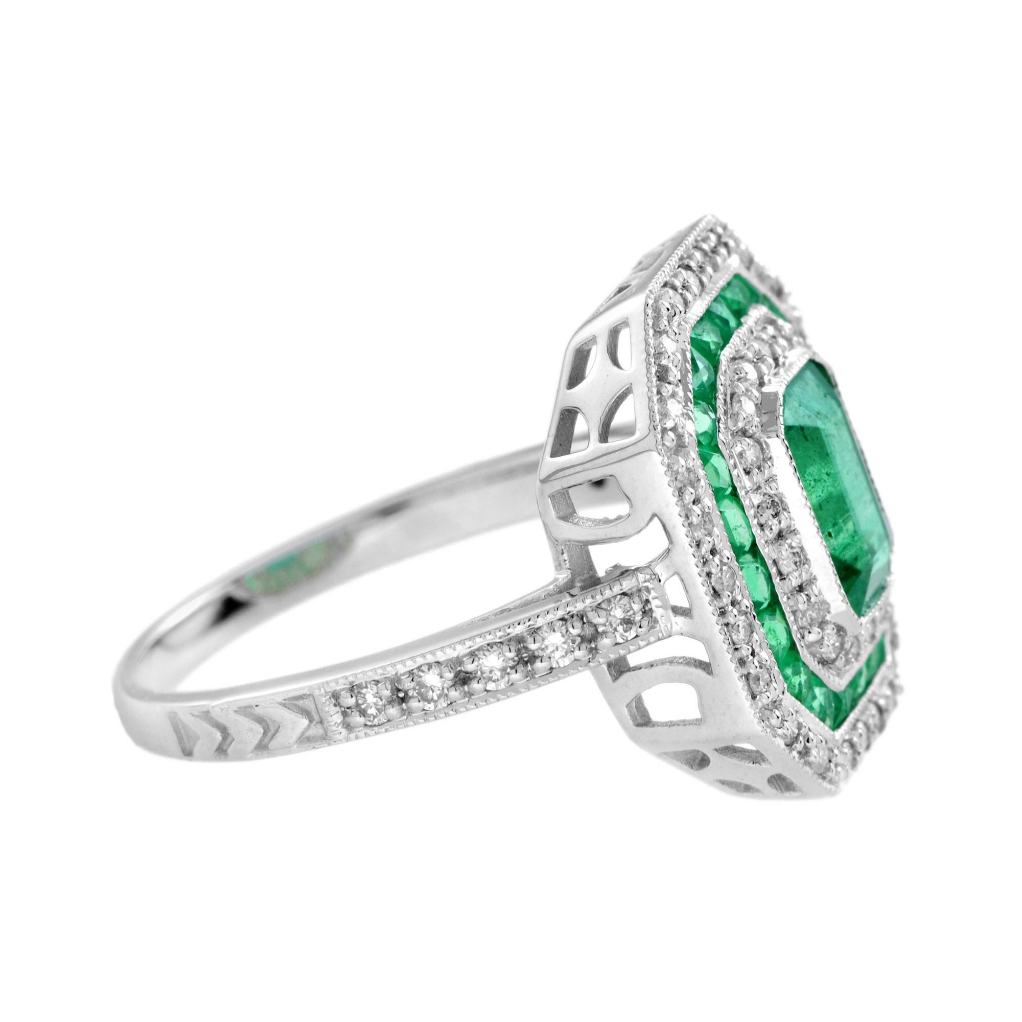 Art déco Bague de fiançailles en or avec double halo de style Art Deco, émeraude verte et diamant en vente
