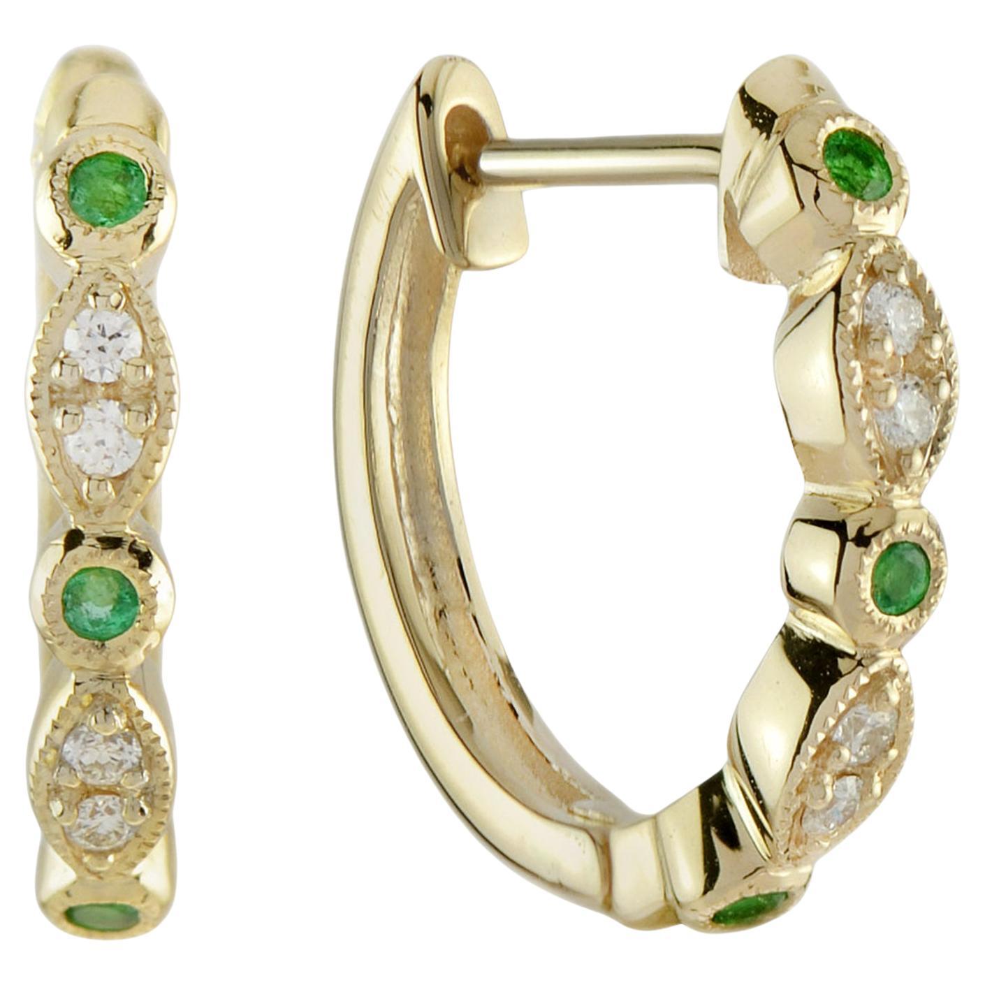Orecchini in oro giallo con smeraldo verde e diamanti in stile Art Déco in vendita