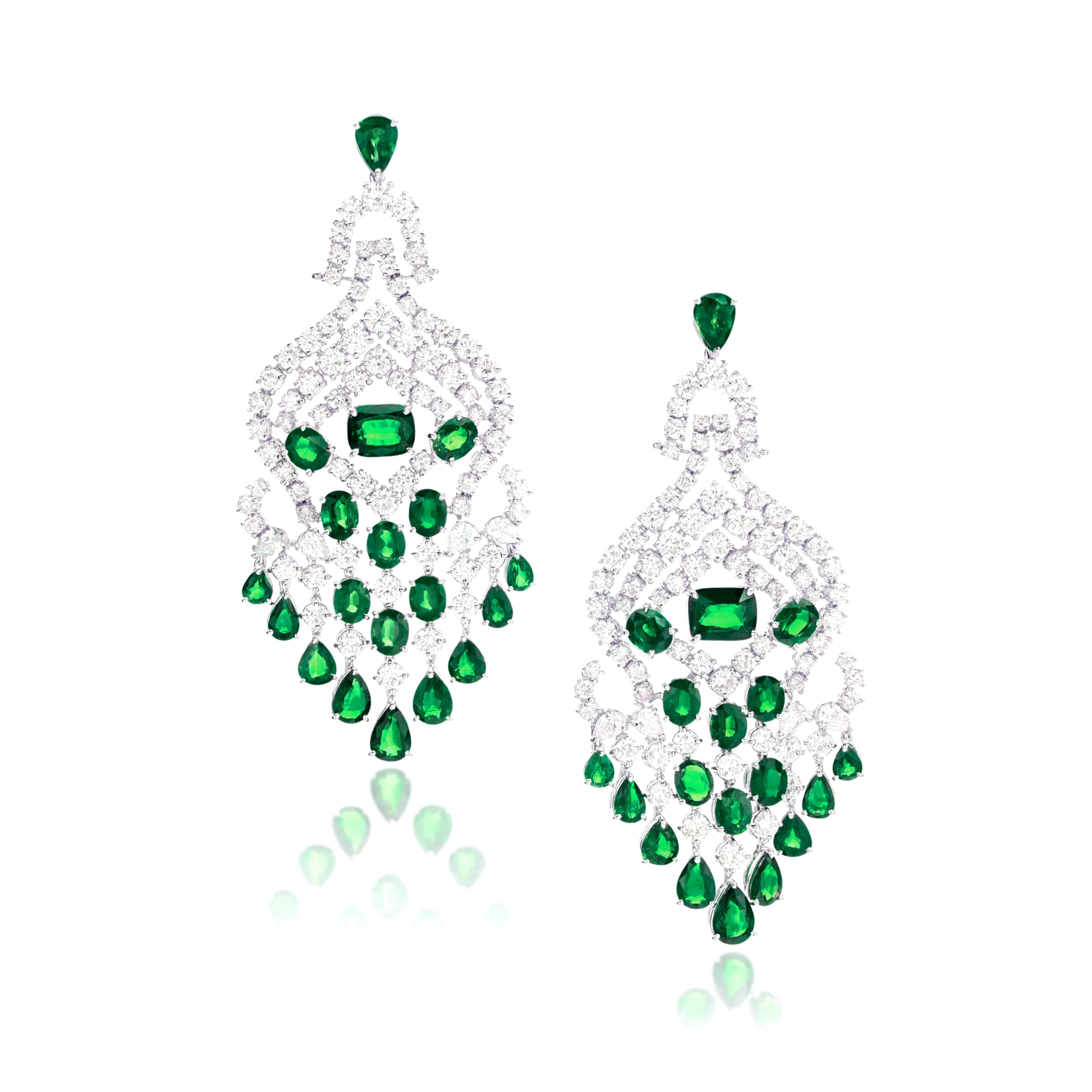 Grüne Smaragd-Diamant-Kronleuchter-Ohrringe (Tropfenschliff) im Angebot