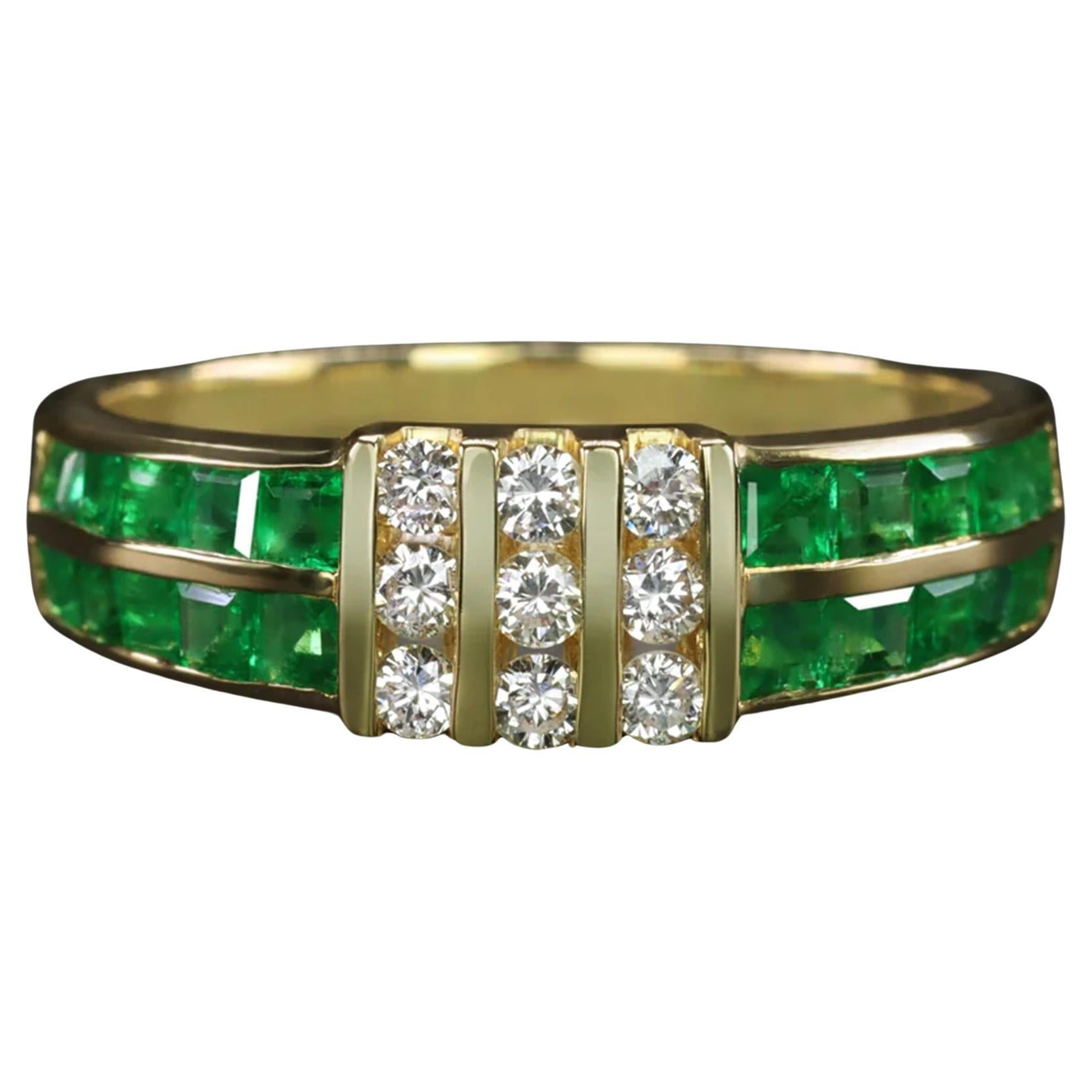 Green Emerald Diamond Luxurious Band Ring For Sale