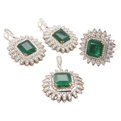 Ohrring und Ring aus 18 Karat Weiß- und Gelbgold mit grünem Smaragd und Diamant-Anhänger