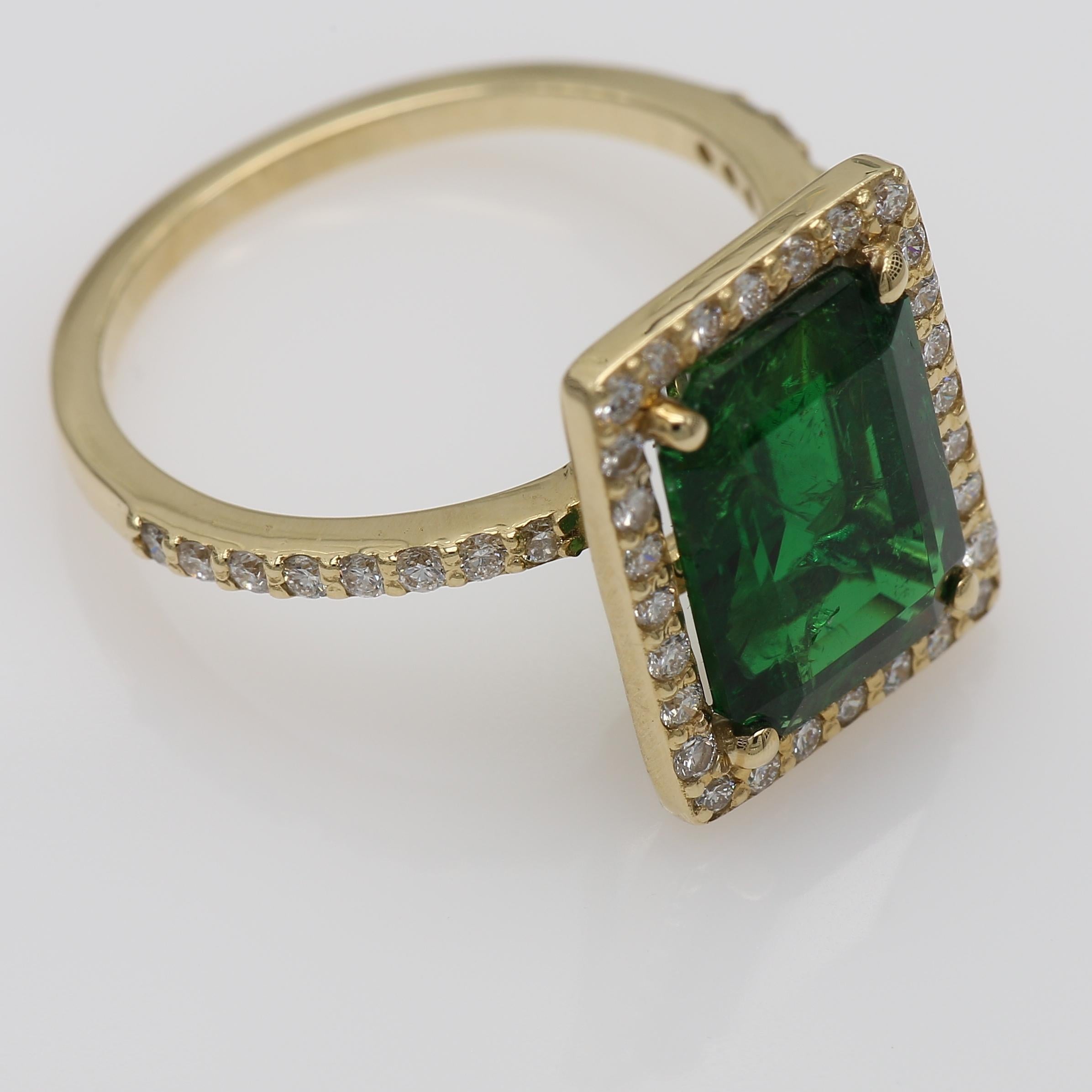 Green Emerald Diamond Ring Total Carat Weight 4.10 Carat in 14 K Yellow Gold For Sale 1