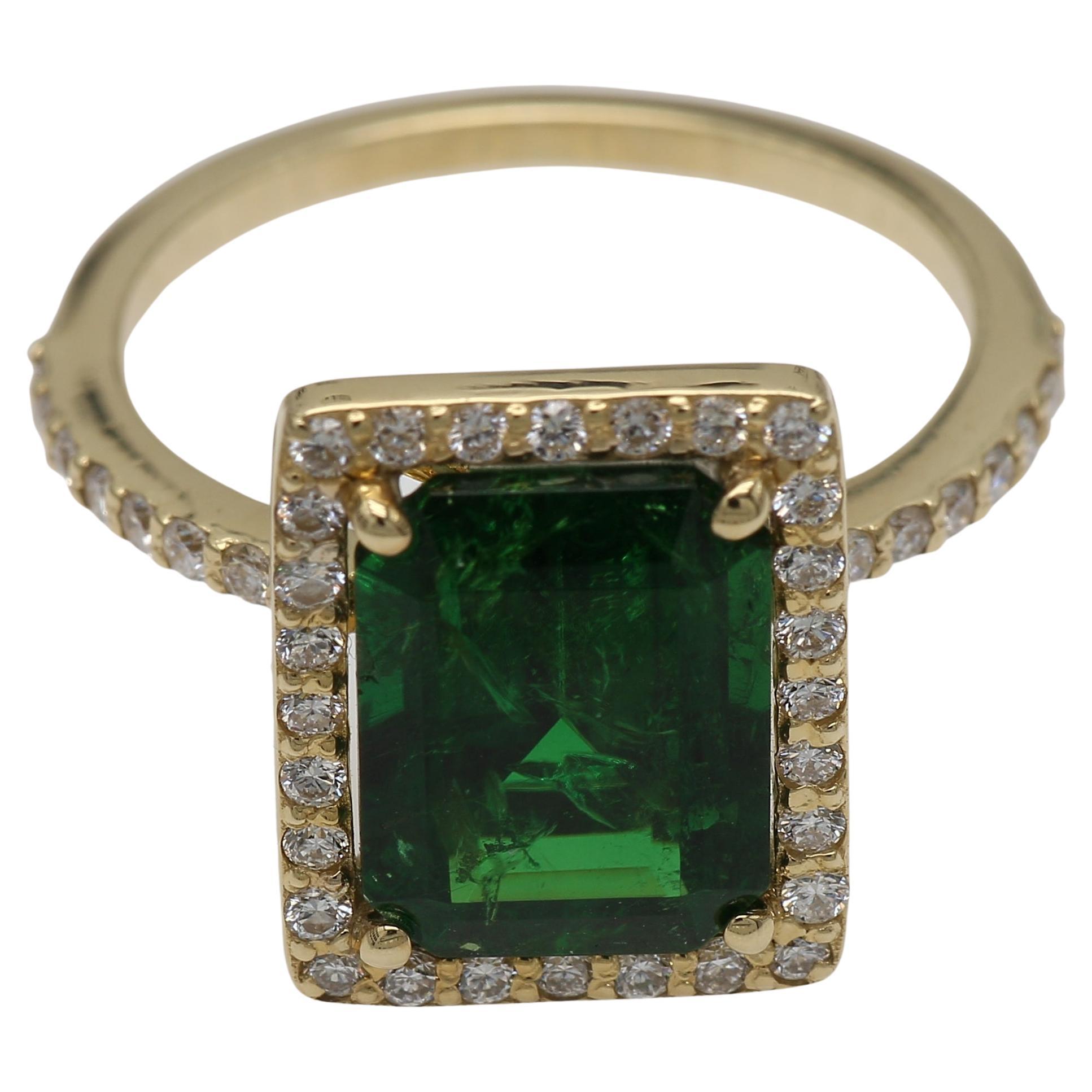 Emerald Cut Green Emerald Diamond Ring Total Carat Weight 4.10 Carat in 14 K Yellow Gold For Sale